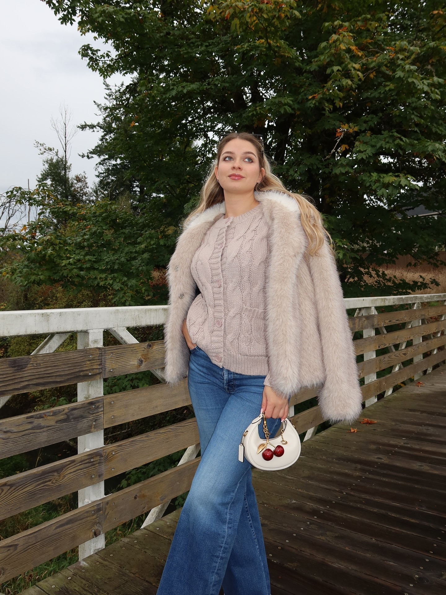 🍒 just out here minding my cute little business

Outfit details on my LTK | Melinaxzay

#fallstyle #ootd #edikted #ltk #pnwstyle #sweaterweather