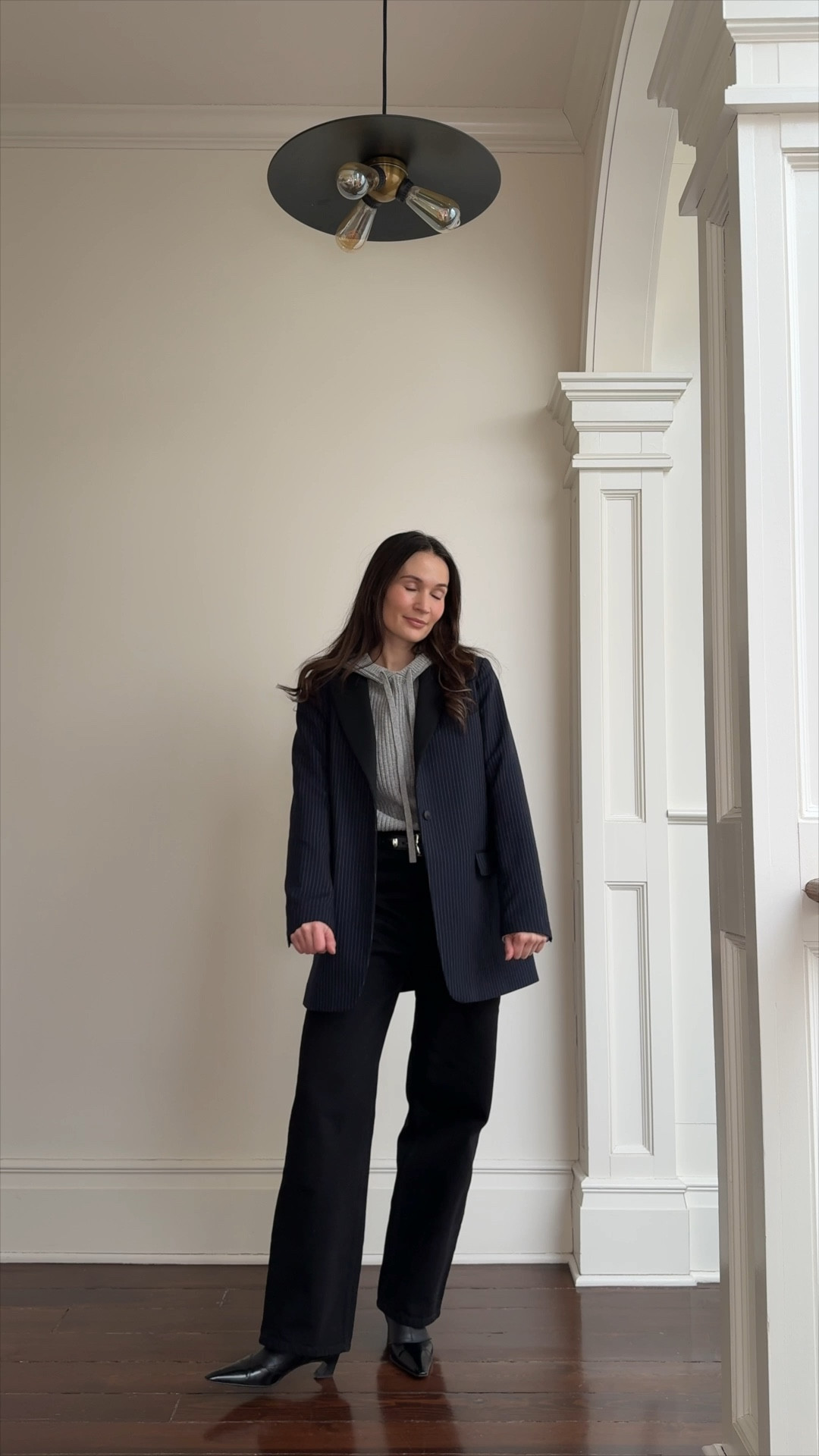 casual comfortable but polished outfit for work 