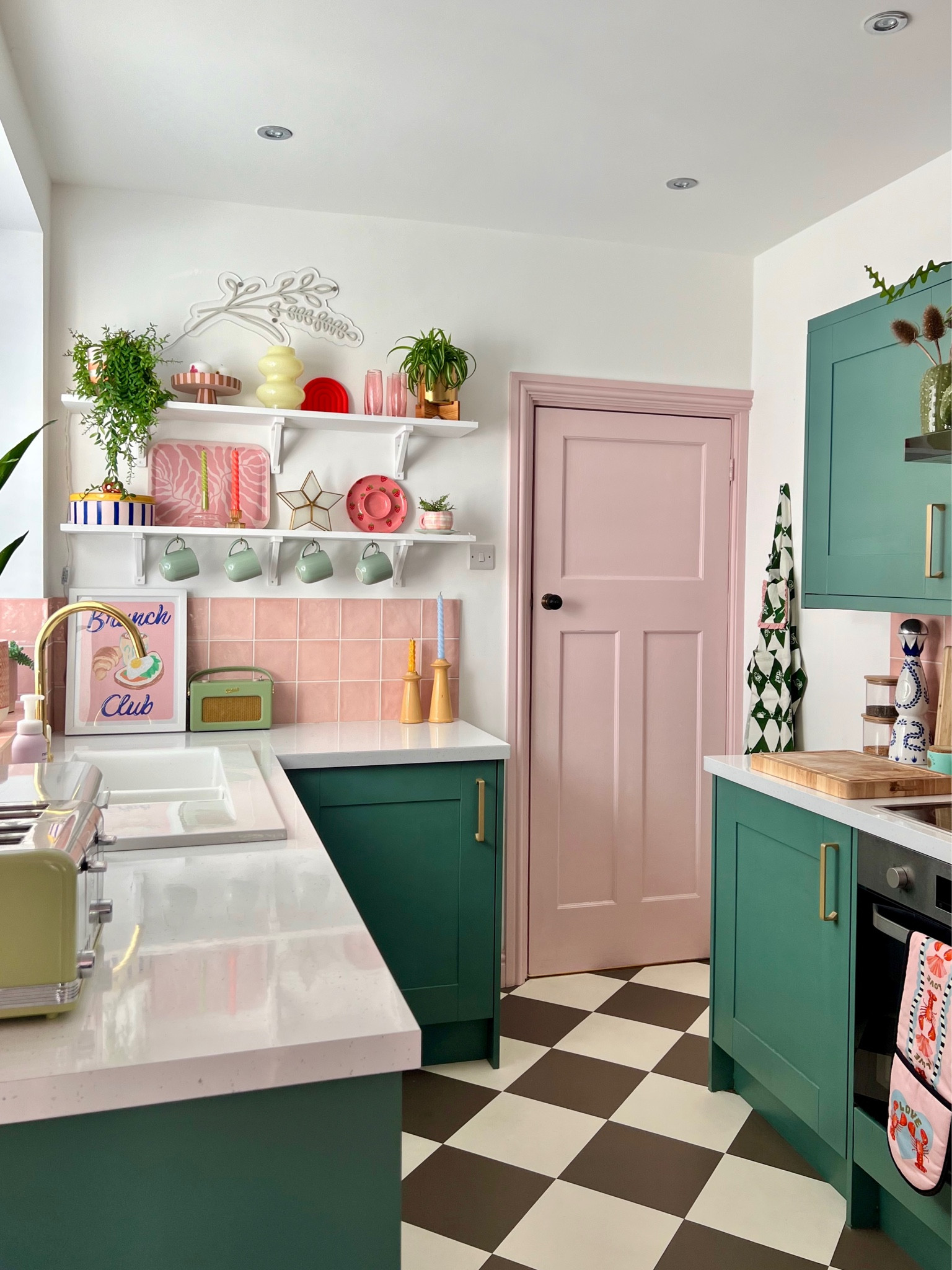 Pink and green kitchen 

#LTKuk #LTKeurope #LTKhome