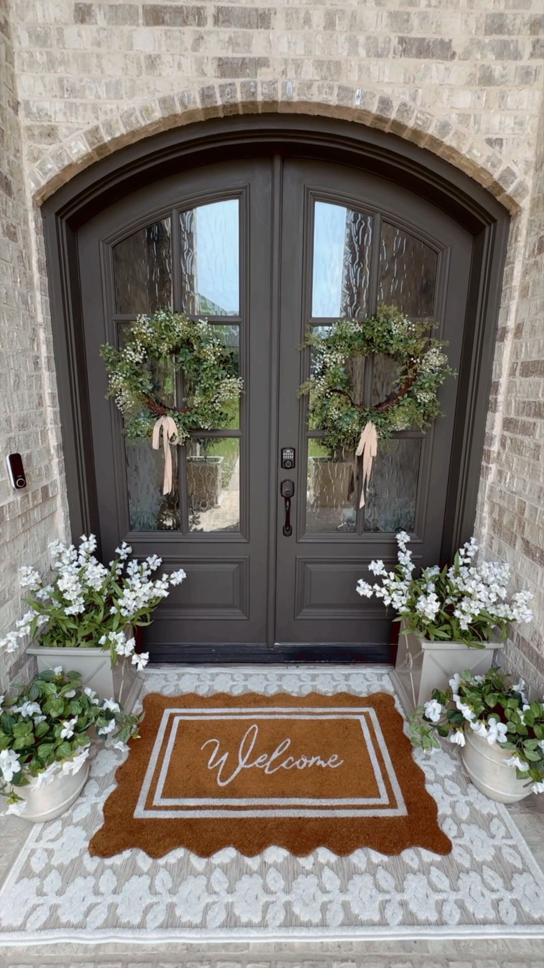 Front door decor for summer featuring our new Poppy indoor/outdoor rug

#LTKSeasonal #LTKHome