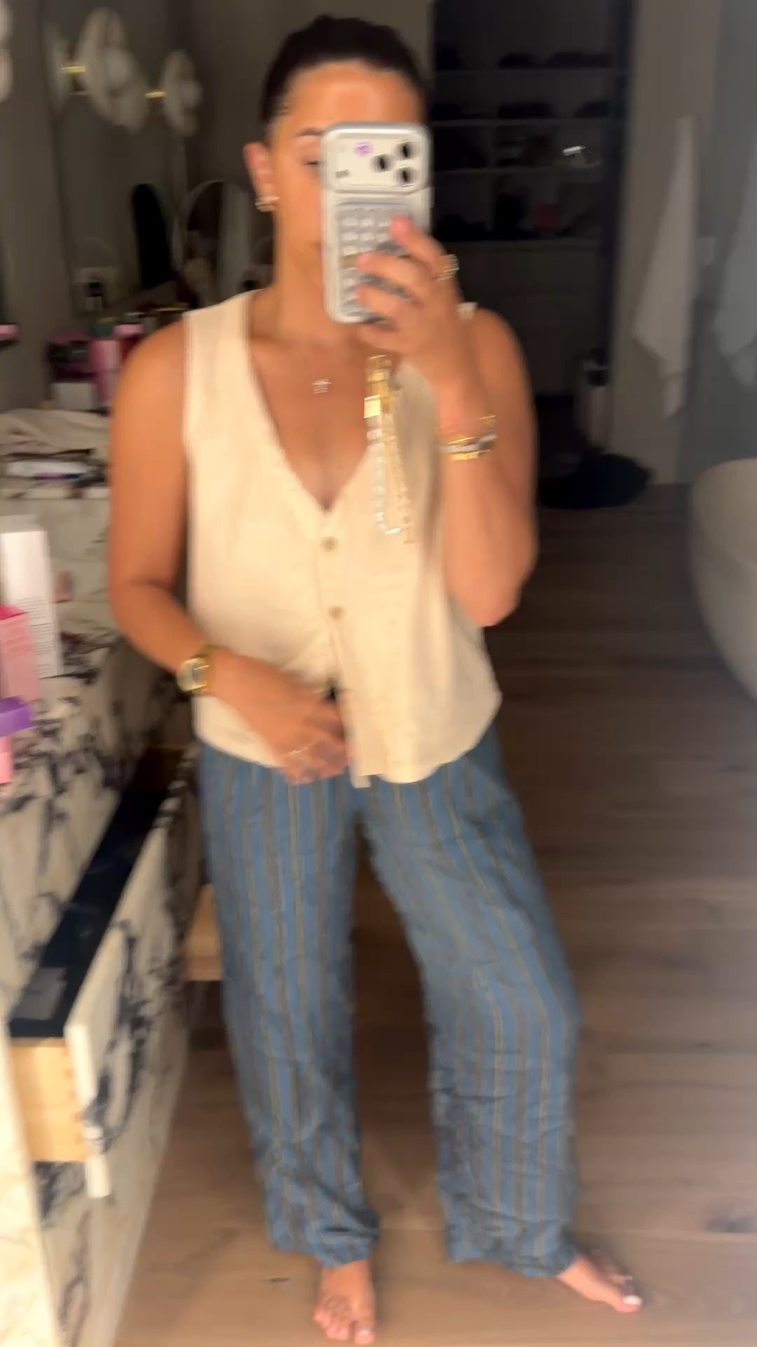 Same top paired with madewell pants that actually feel like pjs! 

Top: small
Bottom: medium 

Dressupbuttercup.com #dressupbuttercup #dederaad

#LTKgrwm #LTKmomlife #LTKSeasonal