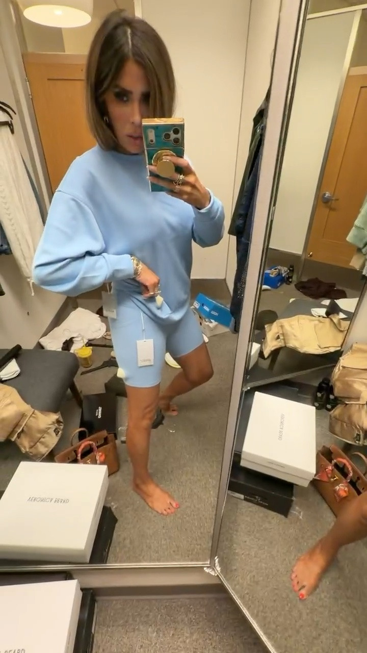 NSALE finds that are still in stock. This material is soooo soft! Wearing XS in the stop and small in the shorts! 🩵💙

Nordstrom Sale, NSALE, Nordstrom home, Nordstrom jewelry, Nordstrom beauty, Nordstrom sunglasses, Nordstrom fashion, Nordstrom tops, Nordstrom jeans, Nordstrom finds, Nordstrom Sale finds, Emily Gemma

#LTKActive #LTKSaleAlert #LTKTravel