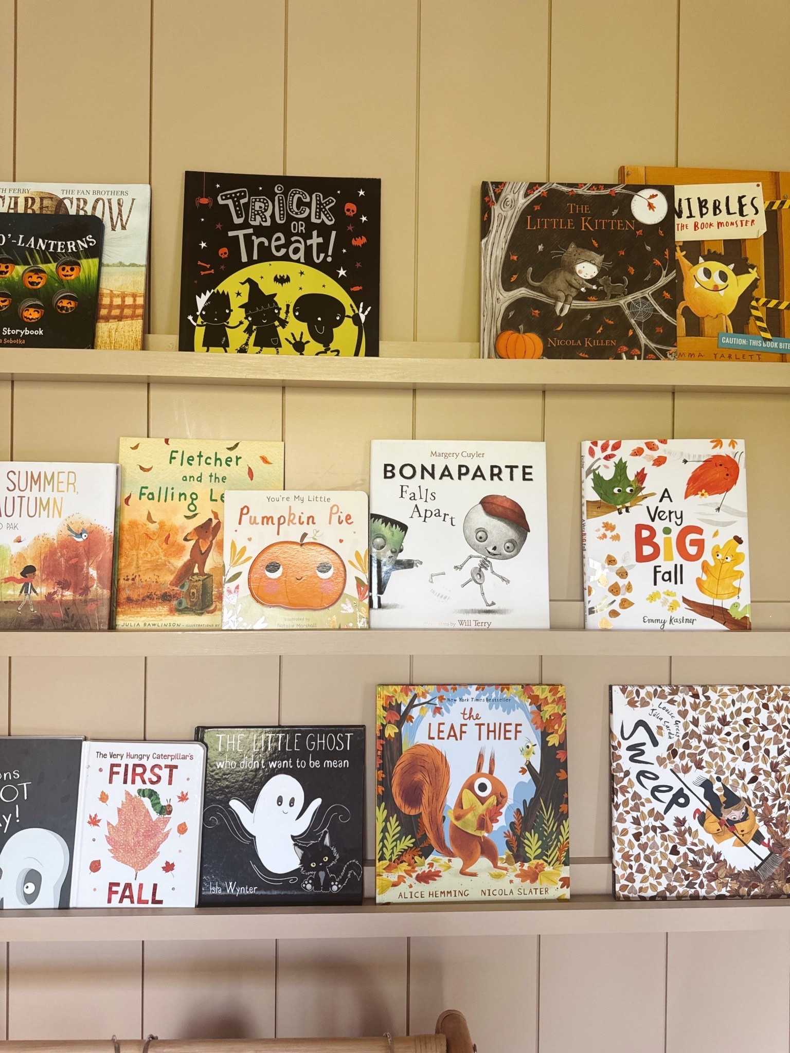Children’s fall + Halloween books! 🍂 We always change up the shelf in the boys playroom with festive books for the season! Since baby #4 is coming in September, I’m doing a lot of this earlier than I normally would 🤪. All linked here!

#LTKKids #LTKHome #LTKmomlife