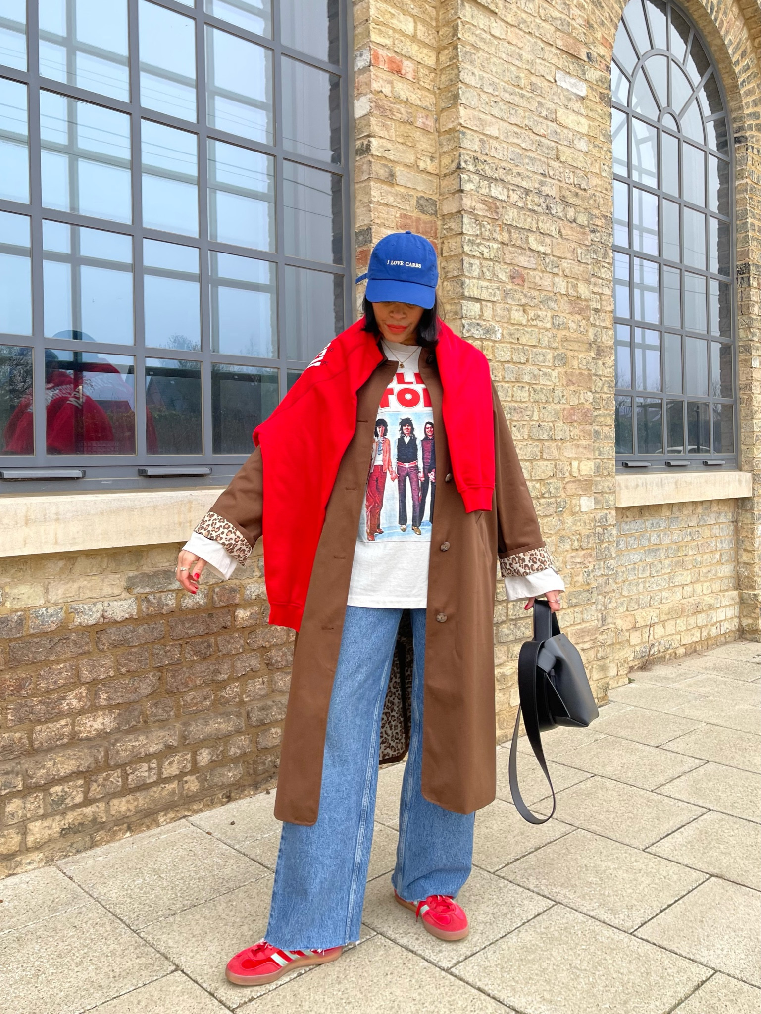 Pretending it’s trench coat season with lots of layers. This brown @sezane coat had me at the leopard print lining detail and of course I’m wearing it with pops of colour🧥❣️🐆🧢🤎

#LTKstyletip