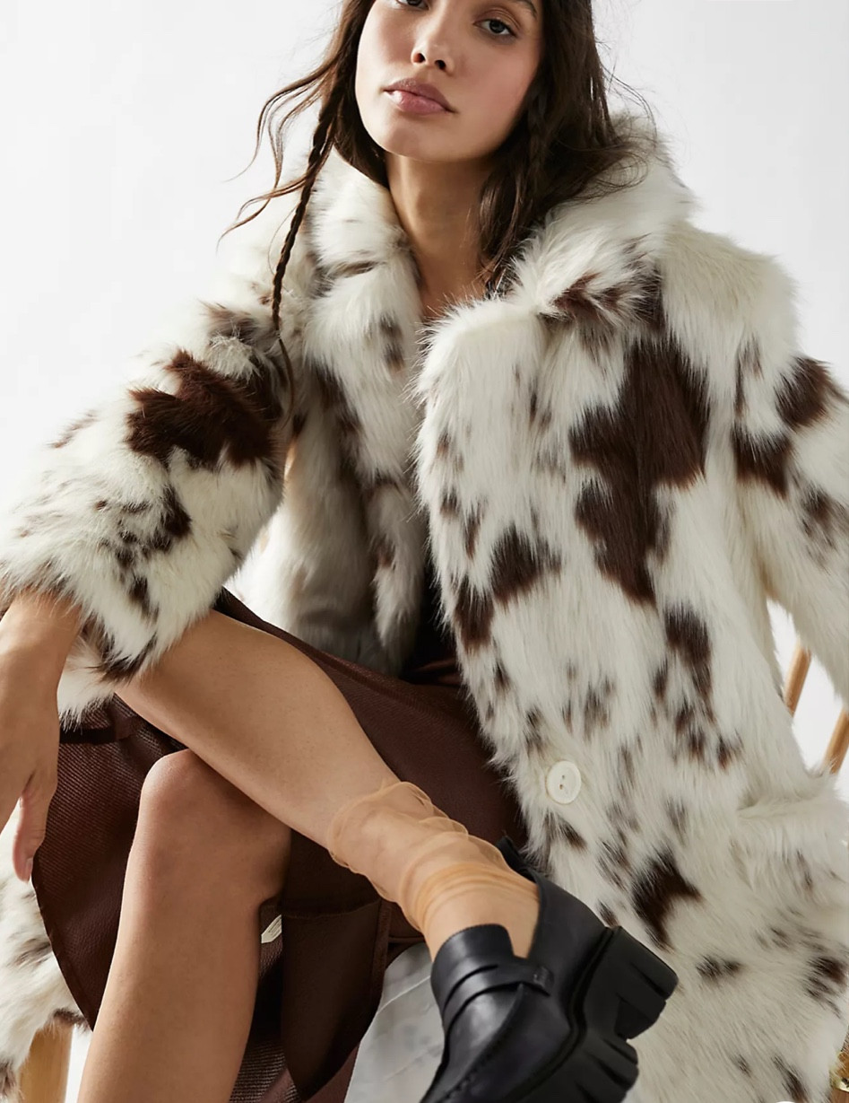 I’m literally…. Wait for it…. OBSESSED 🤣 with this faux fur coat!!!🤩🤩🤩

#LTKstyletip #LTKHoliday #LTKSeasonal