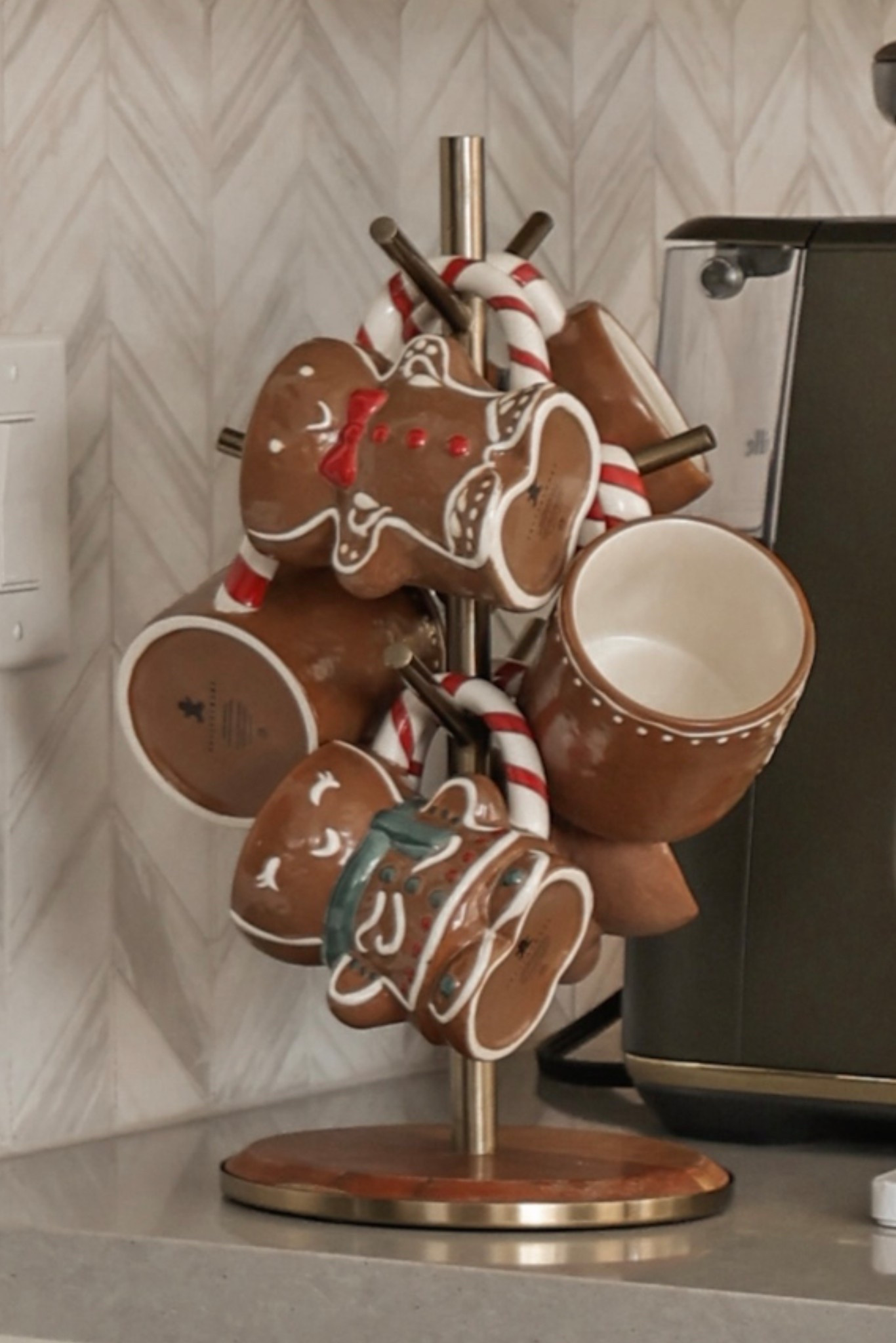 Gingerbread mugs 🎅🏼

#LTKHoliday #LTKSeasonal #LTKHome