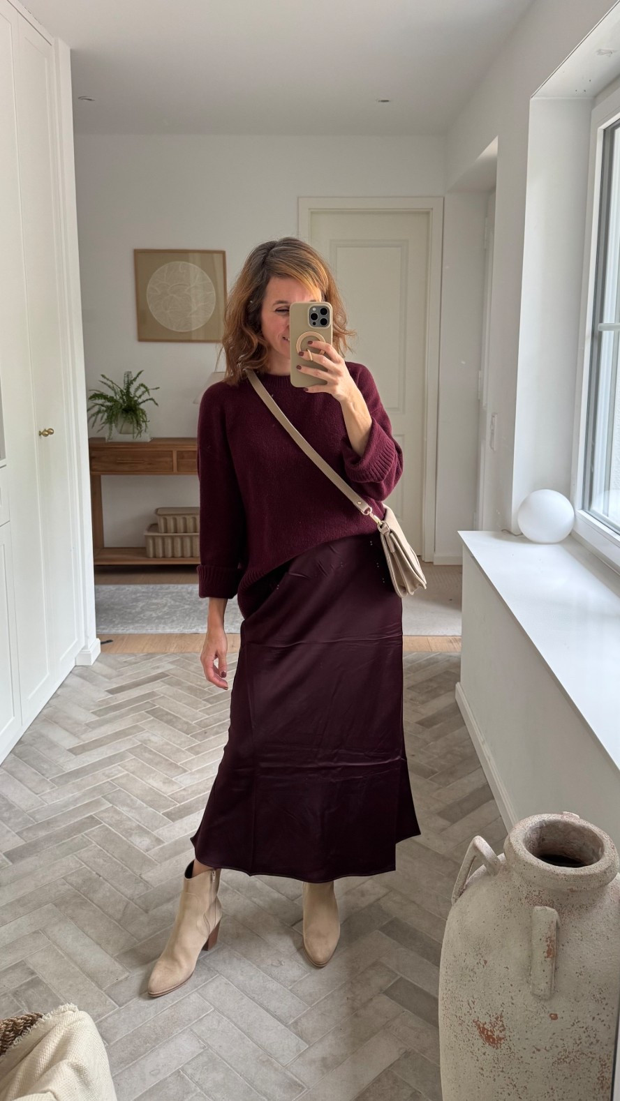 Dieses Jahr musste ich mir einfach eines der angesagten Satin Röcke in Burgunder kaufen 🥰 🍇🍇🍇

#LTKdeutschland #LTKstyletip #LTKautumn