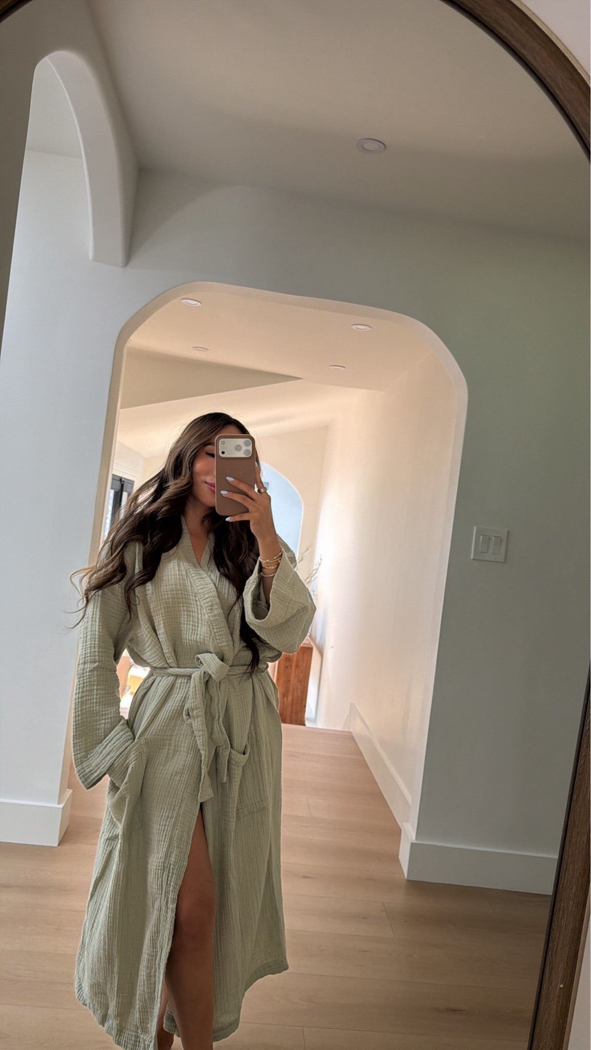 New lightweight robe under $30 🙌🏼

S/M

#LTKdayinmylife #LTKgrwm #LTKootd