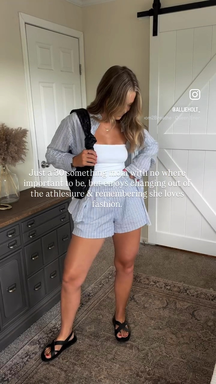 Comfy but looks like we tried 😋
Size medium in tube top (true size) linking an Amazon bra free one!! Size large in button up & medium shorts (true size) 