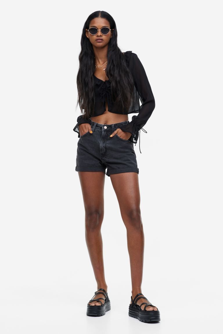 High-waisted denim shorts | H&M (UK, MY, IN, SG, PH, TW, HK)