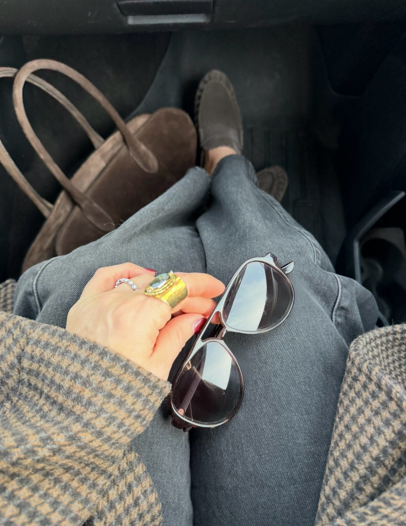Polarized sunglasses under $15
Barrel￼ jeans 
Brown suede loafers
Brown suede purses ￼


#LTKOver40 #LTKPetite #LTKSaleAlert