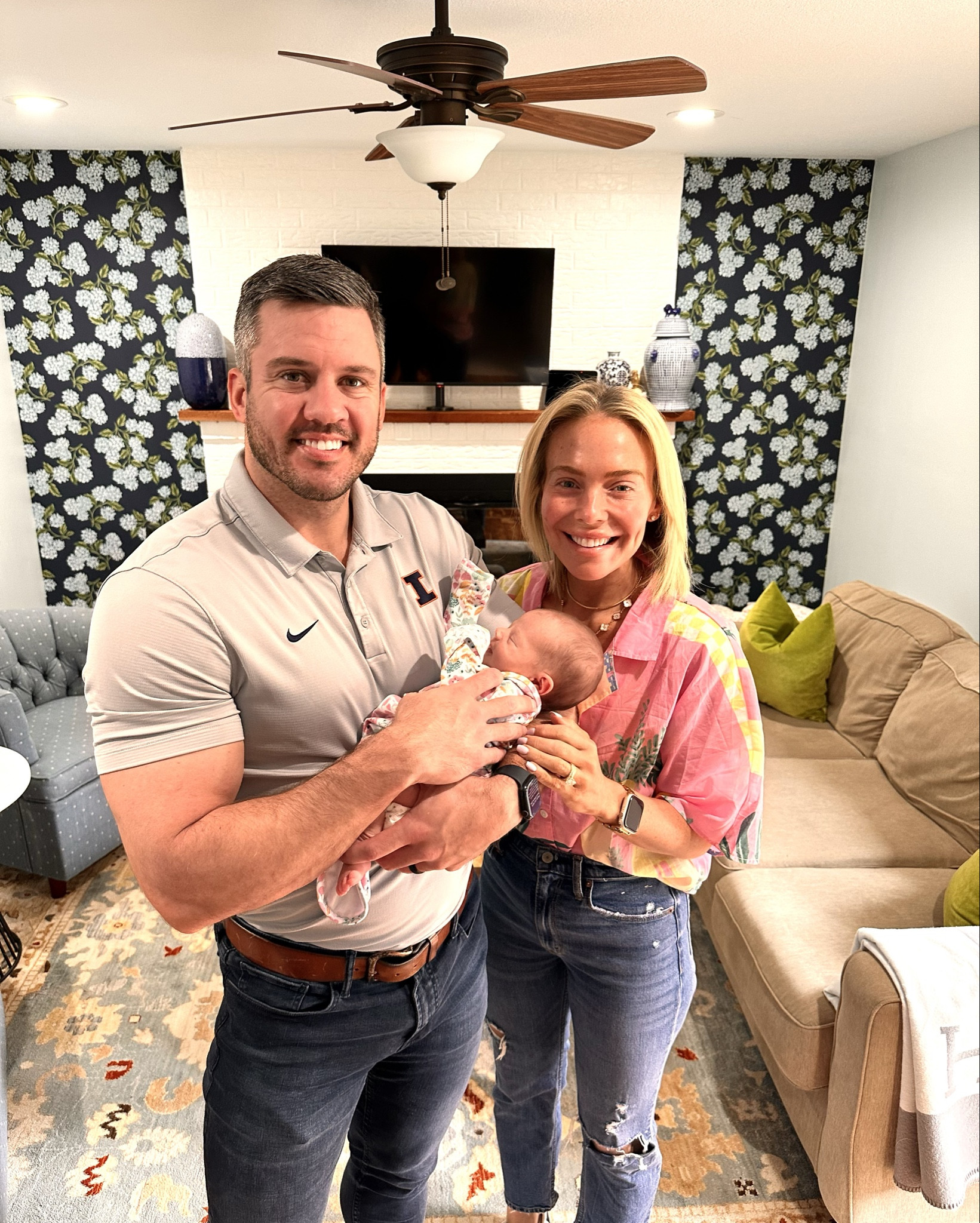 We got to meet our new niece this weekend in Dallas 🌸
Leaving with a little sunshine fit ☀️
Linked exactly my outfit and some extra cute options!
I’m an XS in top a Small in bralette and 26 in jeans! 
Xoxo,
CeCe

#LTKstyletip #LTKfindsunder100 #LTKSeasonal