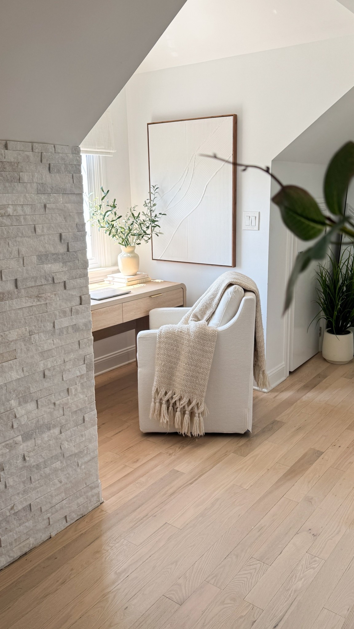 So many of you have asked about the stone wall in our primary bedroom and it completely elevated the look of our space. ✨

It’s a stacked white ledger stone that instantly elevates the space. The texture, the dimension, the way it plays with the natural light… it gives such a cozy yet high-end feel. We used it as an accent to create a soft focal point without overpowering the room.

I linked the exact stone (or super similar options), plus the rest of the decor you see here.. including the desk, the chair, the throw, and all the cozy details! 🕊️


#LTKhome #NeutralDecor #CozyCorner #StackedStone #ModernOrganicStyle #BedroomInspo #HomeVibes

#LTKSaleAlert #LTKStyleTip #LTKHome