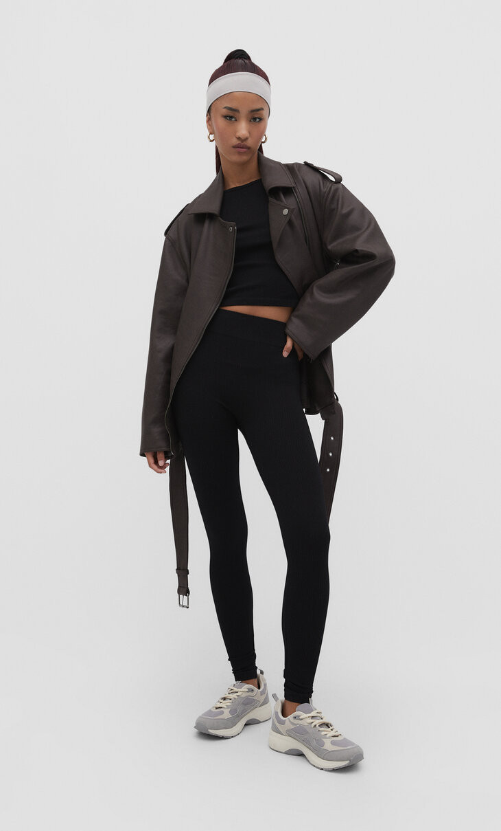 Nahtlose Leggins - Mode für Damen | Stradivarius Deutschland | Stradivarius DE