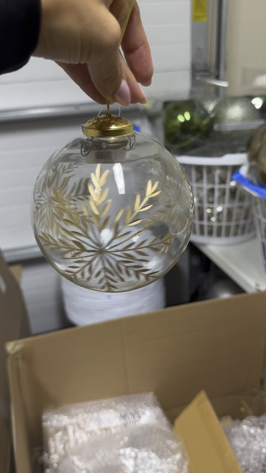 These are ornaments are absolutely beautiful. They come in a set of three and they are just simply stunning. 

Use the code HOLDMYEGGNOG for 15% off
.
.
.
.
#christmasdecor #traditionalchristmas #christmastreedesign

#LTKHome #LTKSeasonal #LTKStyleTip