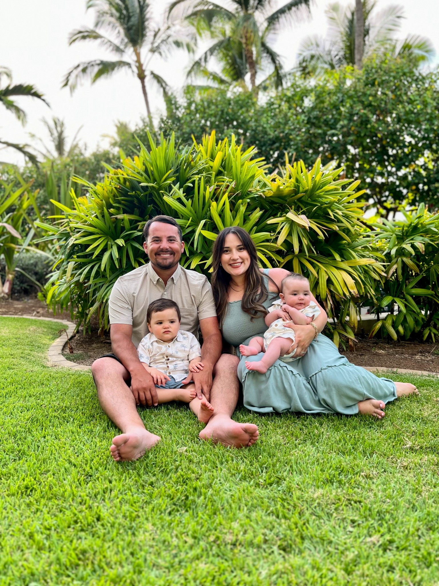 Hawaii family photos🌴📸

#LTKKids #LTKSummerEdit #LTKFamily