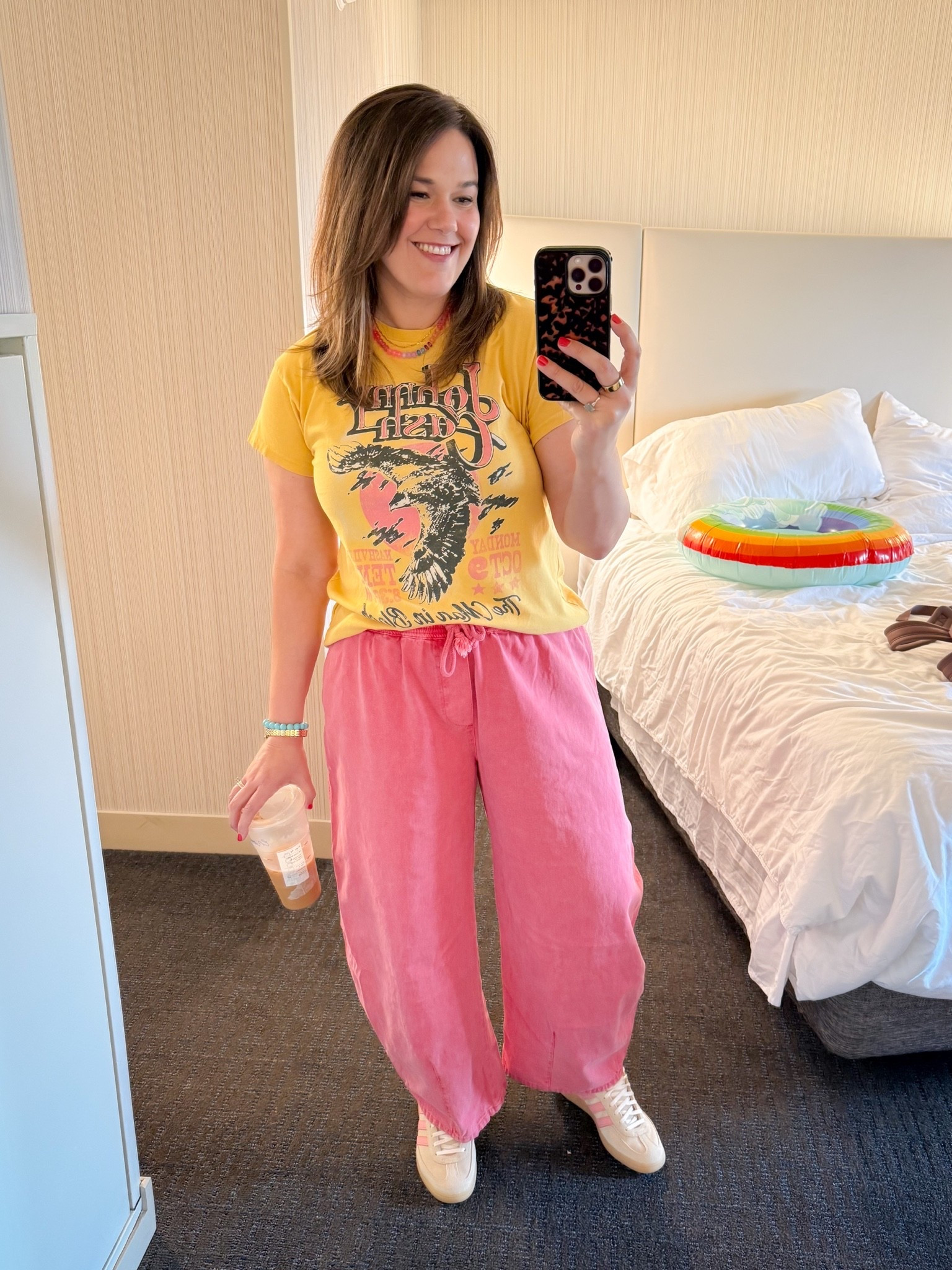 Love these pull on barrel pants. Size medium here and the fit is just right. 



Summer style, midsize style, midsize outfit ideas, size 10

#LTKootd #LTKOver40 #LTKMidsize