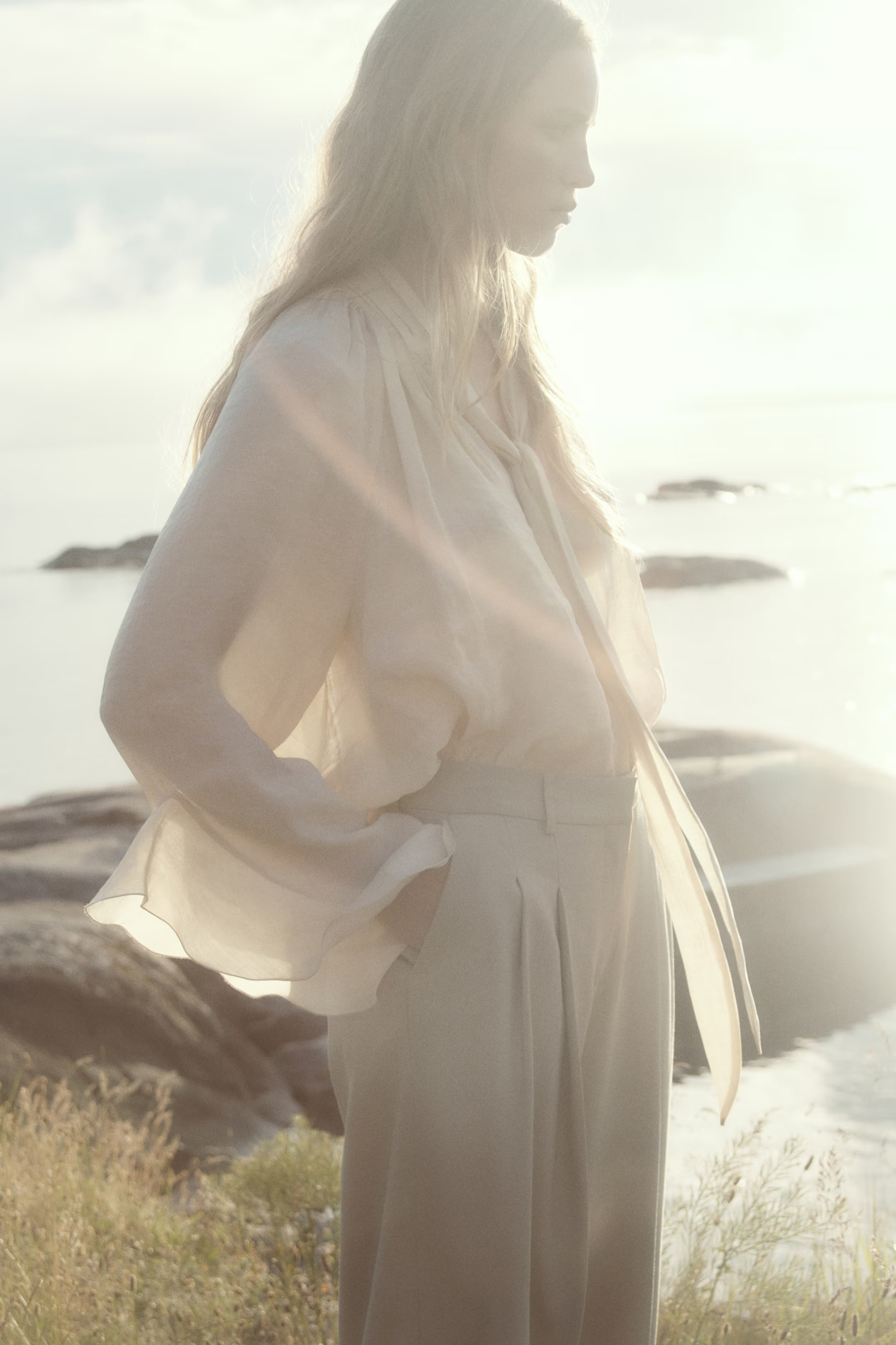 Sheer Tie-Neck Blouse - Long sleeve - Regular length - Cream - Ladies | H&M US | H&M (US + CA)