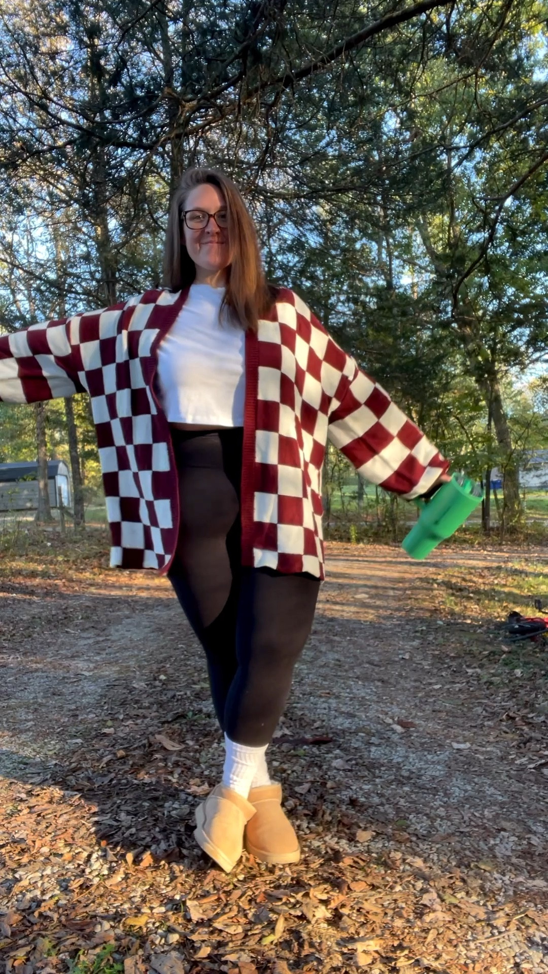 Didn’t break out the Ugg minis today? YUP! It was a day of cozy basics. Comfy shoes, socks and cardigan! ❤️❤️

#LTKPlusSize #LTKMidsize #LTKSeasonal