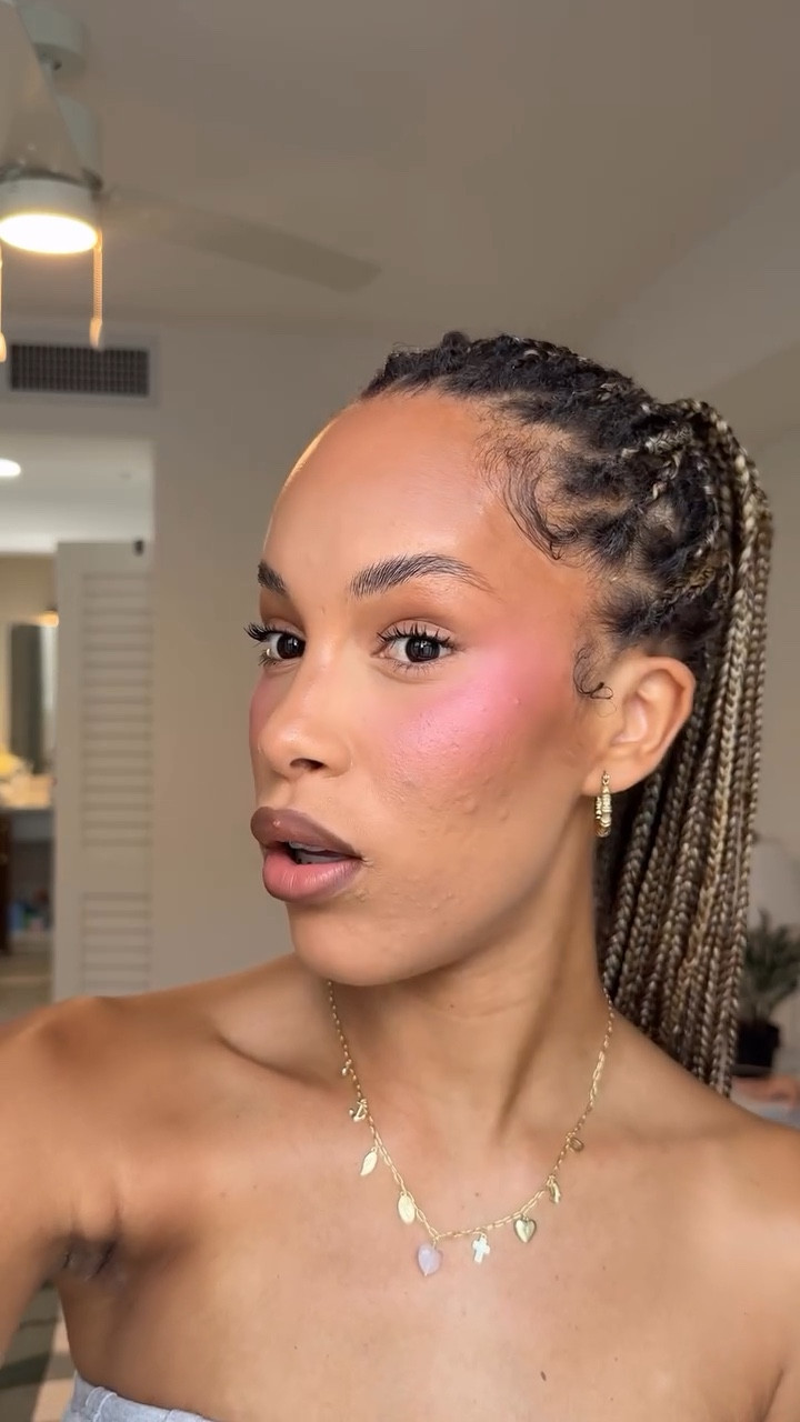 I am so mad I just got my hands on these products because they are so good 😭 GLIDES ON LIKE BUTTER 🧈 

@byamicole , Your come back will be GREATER than your setback. 

#butter #amicole #makeupreviews #amicolefoundationstick #amicolelipoil #makeuptutorial #blackown #blackownmakeupbrands #blackqueens #grwm #makeuptutorial #makeupreviews #firstimpressions