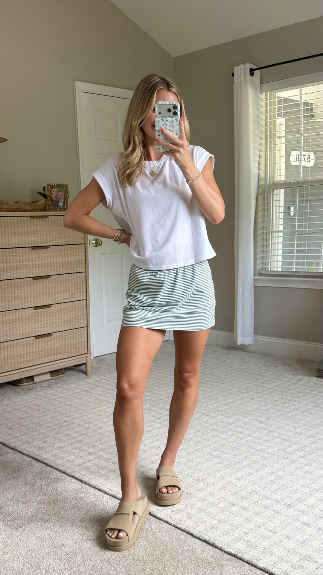 The sandal I’ll be living in all summer ☁️

These chunky platform sandals from UGG are definitely a splurge, but they’re one of the comfiest platforms I’ve ever worn!! Neutral, versatile, and they’ll go with everything from athleisure to casual summer outfits.

Worth every penny. 

I am usually a 6.5 or 7 and I went with the 6.5. The 7 would have fit too so I think they are tts!

#UGGsandals #summerstyle #platformsandals #casualsummerstyle #neutralstyle #everydayoutfit #summersandals

#LTKootd