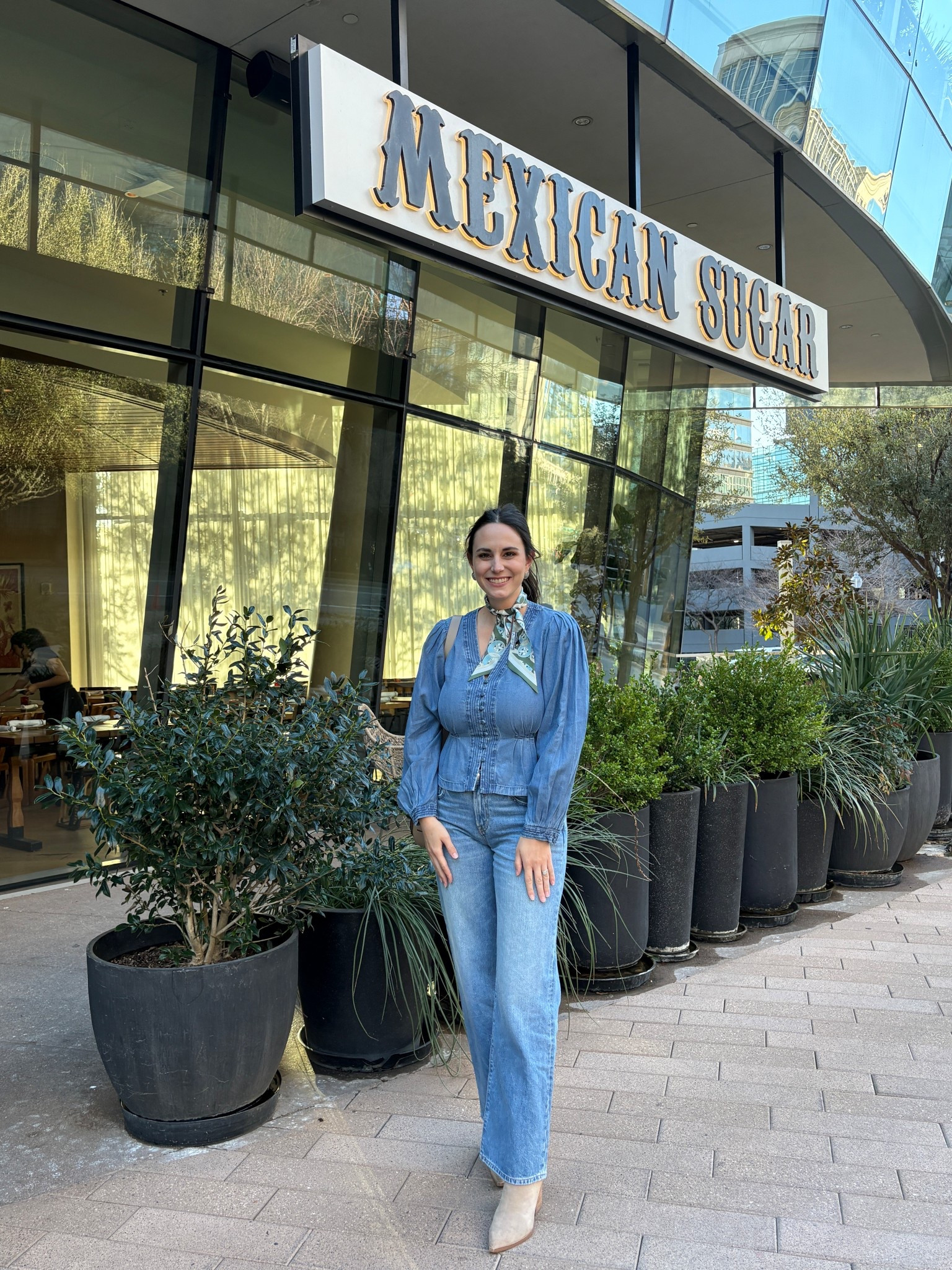 Last night’s dinner outfit! Denim on denim from Madewell 💙 this top is so flattering and the fabric is thin and soft making the blouse comfortable to wear! If you are in between sizes, size up! 

Blouse: 6 // Jeans // 28 // Booties: 28

#denim #blouse #madewell #jeans

#LTKootd #LTKU