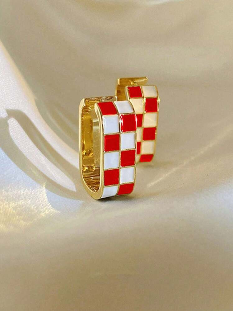 1 Pair 14K Gold Plated Thick 0.03μm Chessboard Pattern Stylish & Clip-On Earrings | SHEIN