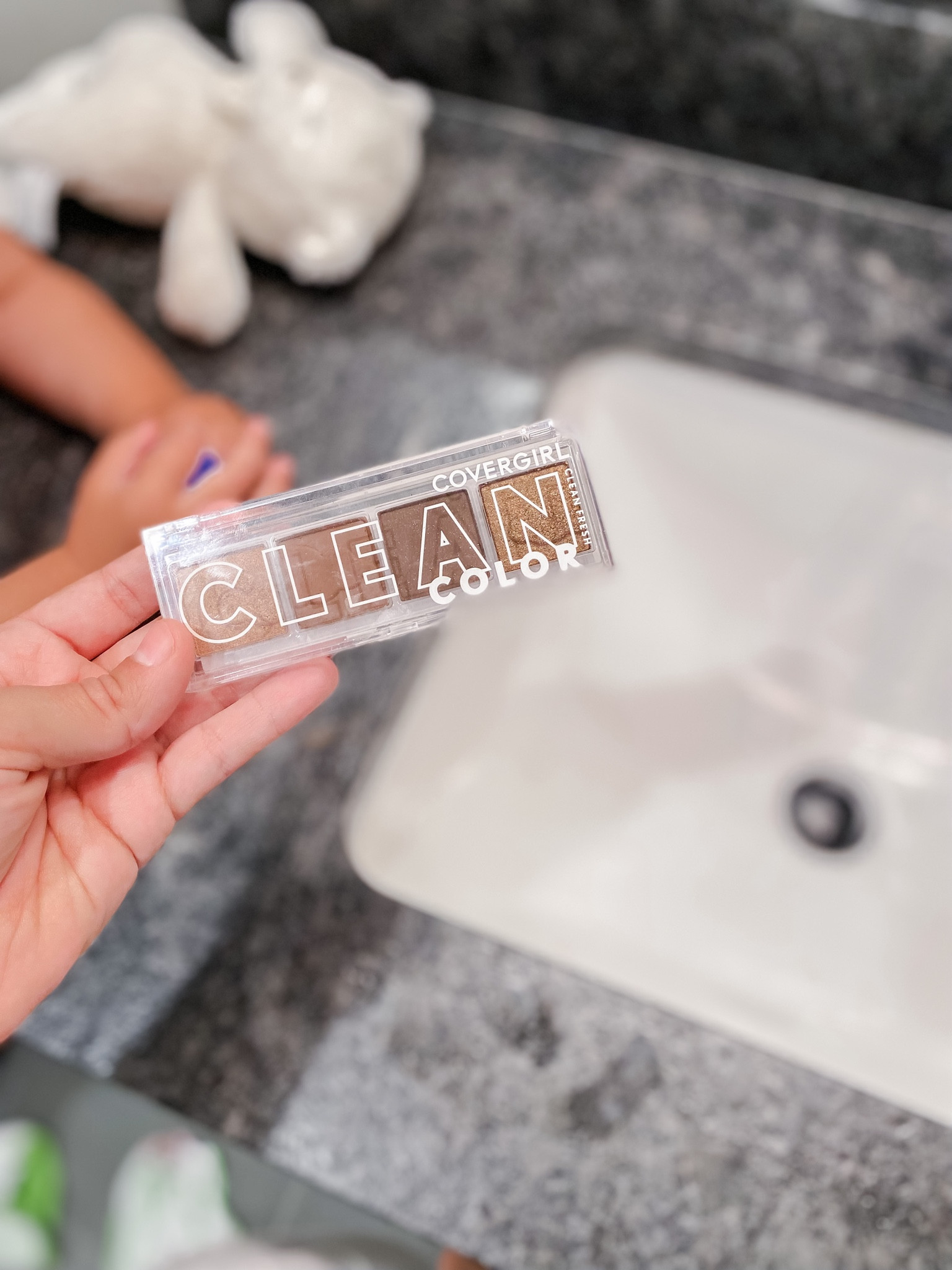 My new CoverGirl neutral eyeshadow palette that deserves a share 👏🏼 Love a good drugstore makeup find! Color is Golden Toffee

#LTKFind #LTKunder50 #LTKbeauty