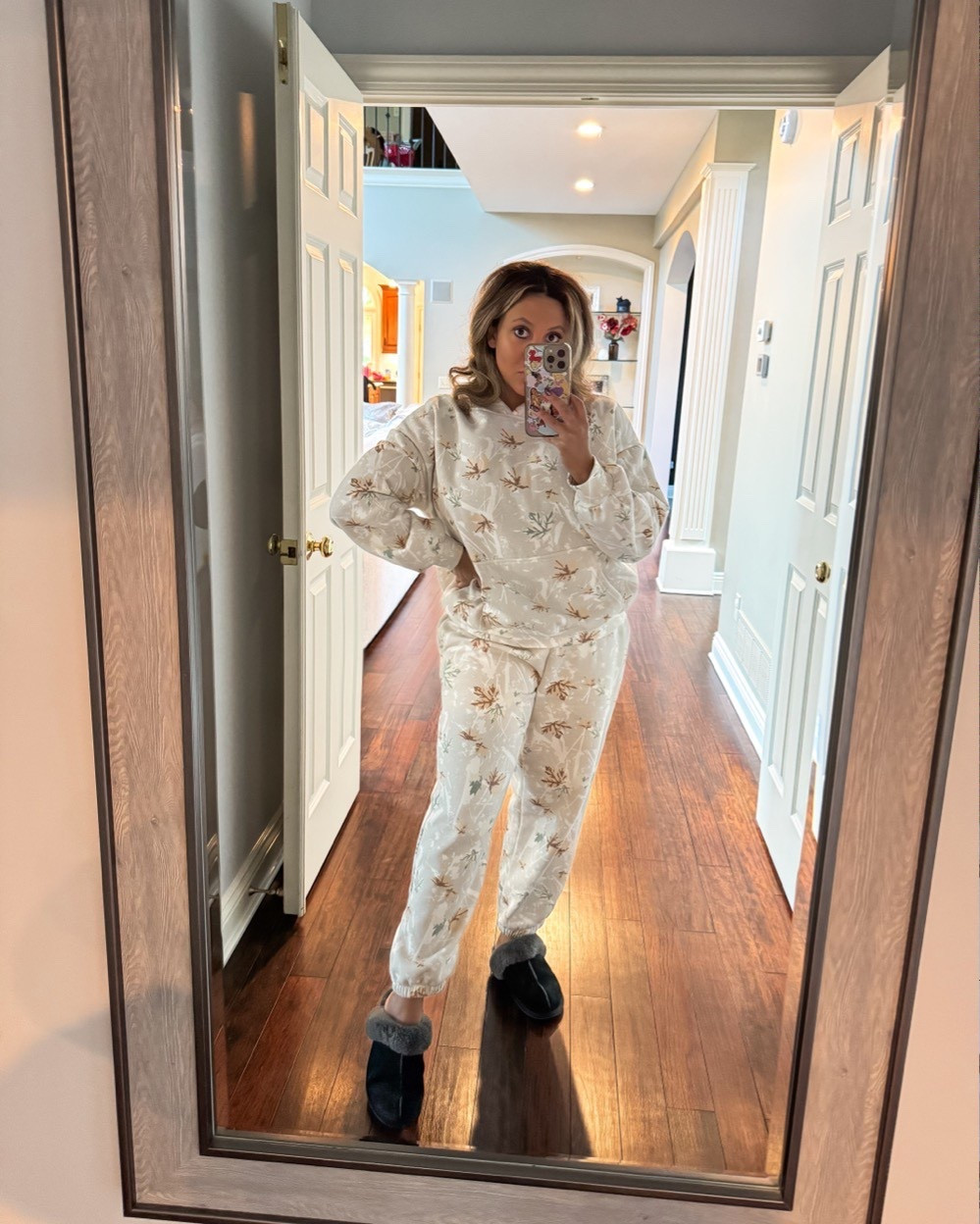 The coziest camo set for fall and winter! Way less than the Abercrombie separates 👍🏻

Winter outfit. Weekend style. OOTD casual. Matching set. Sweatpants. Camouflage outfit 

#LTKFindsUnder100 #LTKSeasonal