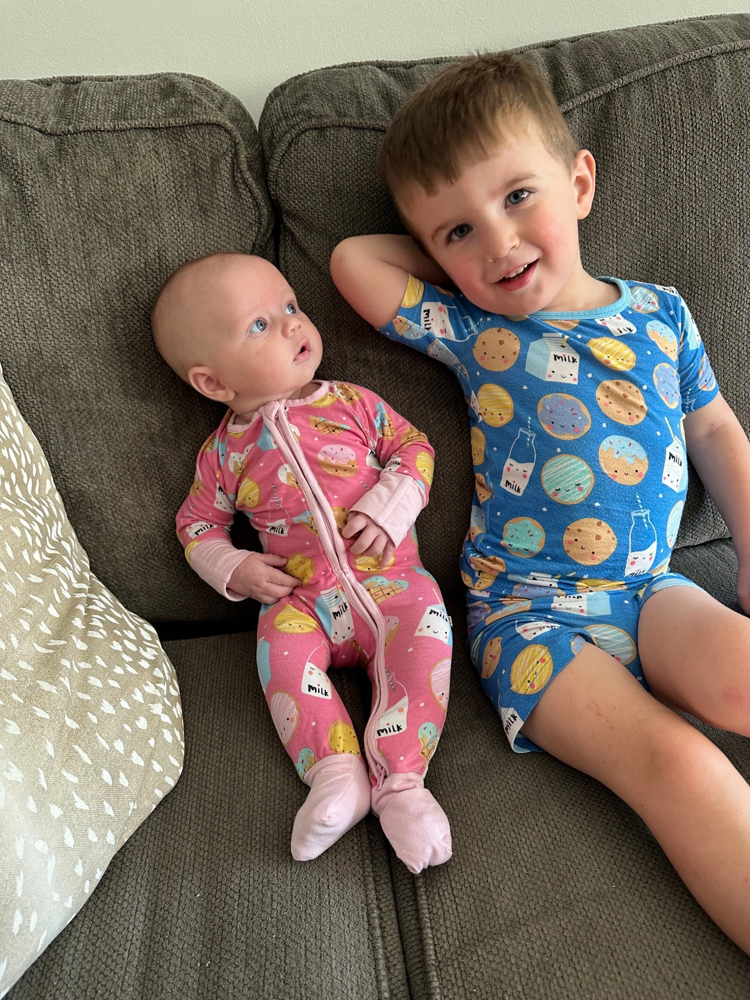 The best pajamas on sale for prime day! 


Pajamas / little sleepies / baby / toddler / sale / Amazon / Amazon prime 

#LTKKids #LTKSaleAlert #LTKBaby