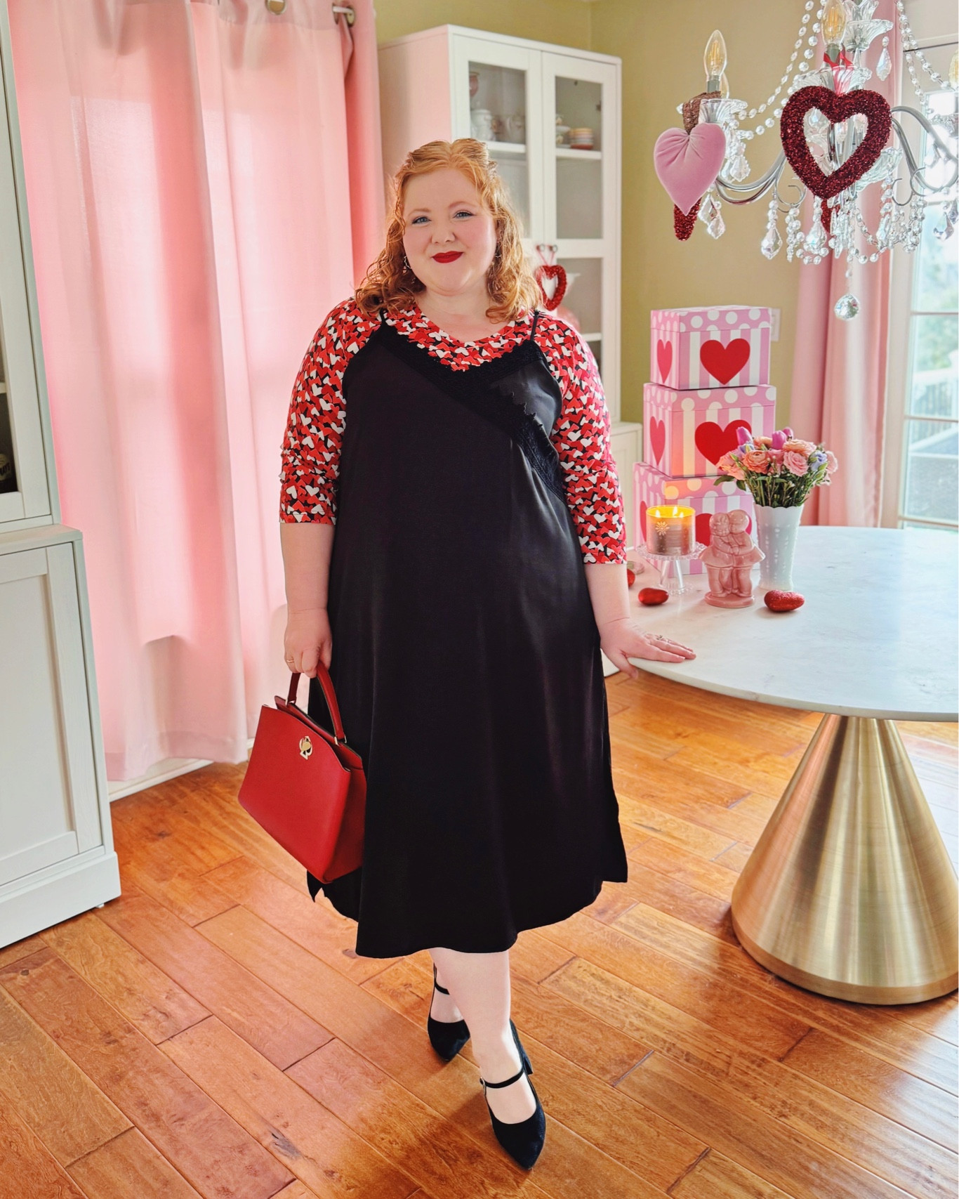 Valentine’s Day Outfit Idea

Tee size 16/18 @ullapopkenusa
Slip dress size 20/22 @ullapopkenusa
Black velvet ribbon hoops @kendrascott 
Romy handbag @katespadeny (old)
Black Mary Jane pumps @nordstrom (old)



#LTKSeasonal #LTKplussize #LTKmidsize