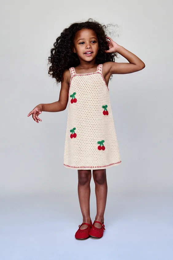 Knit dress with a straight neckline and straps. Featuring an embroidered cherry patch appliqué o... | Zara UK