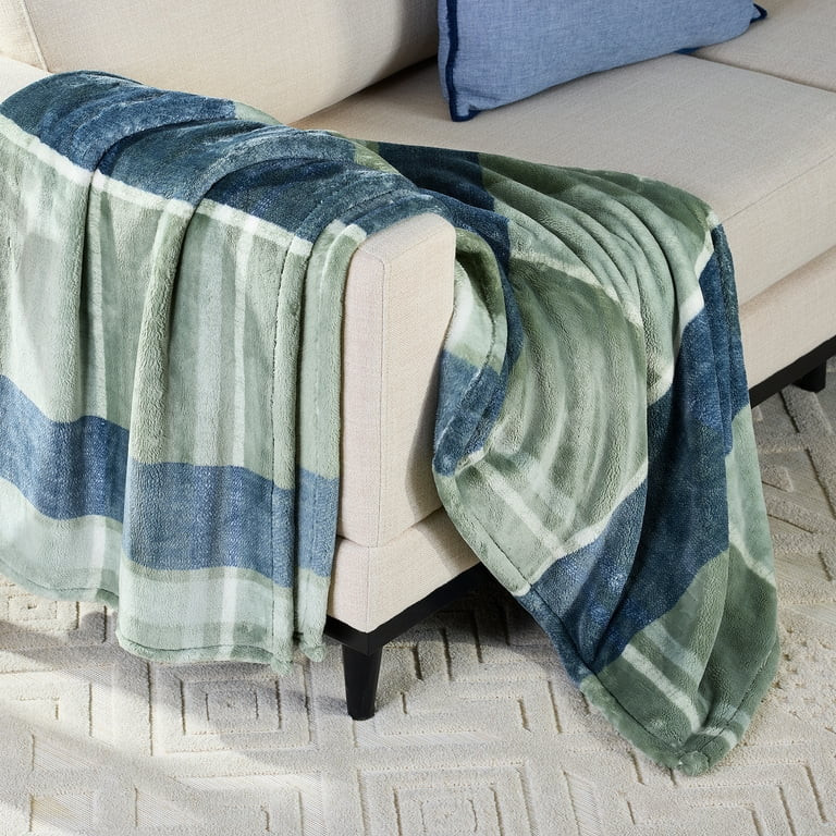 Better Homes & Gardens Printed Velvet Plush Super Soft Throw Blanket, Oversized, Shelton Green Pl... | Walmart (US)