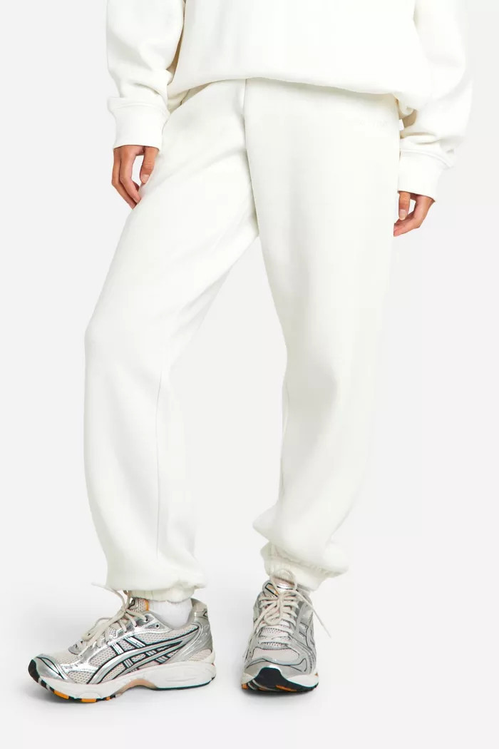Dsgn Studio Embroidered Cuffed Oversized Sweatpant | boohoo (US & Canada)