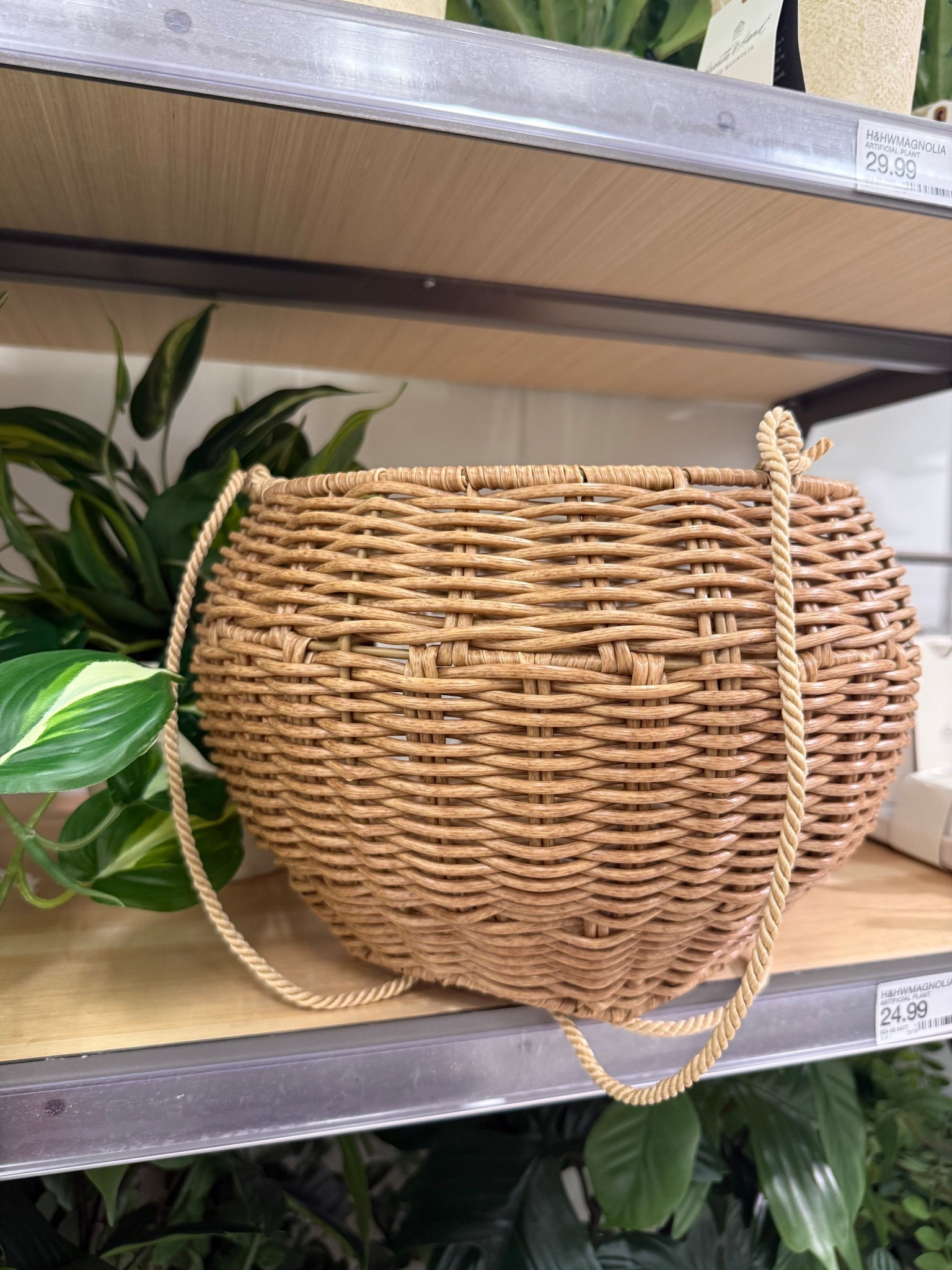 🌿 I finally got it!!!
The perfect hanging plant basket 🤍
I couldn’t believe my eyes — I waited months to finally score this one!

I’ve linked it here plus more planters I love that are still in stock online or instores 🌿✨

#LTKdayinmylife #LTKHome