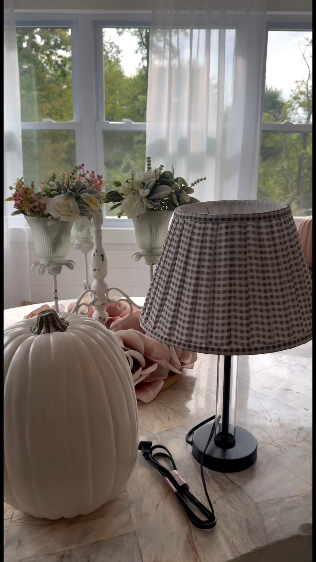 Pumpkin lamp diy! This is so simple and absolutely ADORABLE! 

#LTKHome #LTKSeasonal #LTKautumn