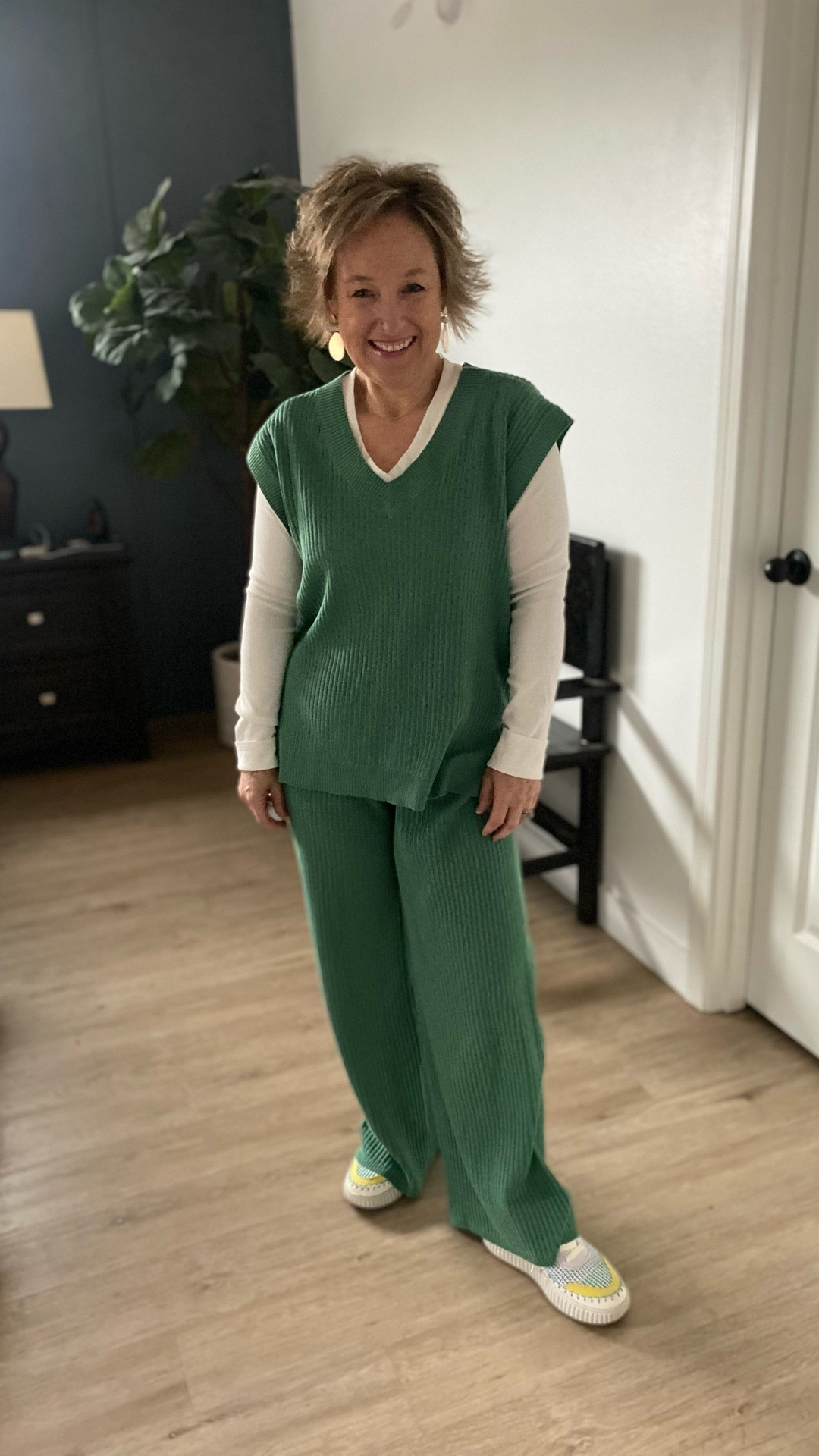 Ribbed, v-neck set styled

#LTKOver40 #LTKPetite #LTKMidsize