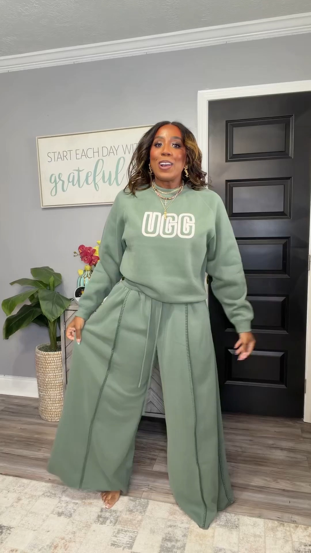 The UGG set is giving cozy and put together 🤎 Perfect for school drop-off, errands, travel, or a slow Saturday with coffee in hand. I love an outfit that feels like loungewear but still looks cute when I leave the house!

#UGGStyle #CozyOutfits #FashionOver40 #CasualStyle