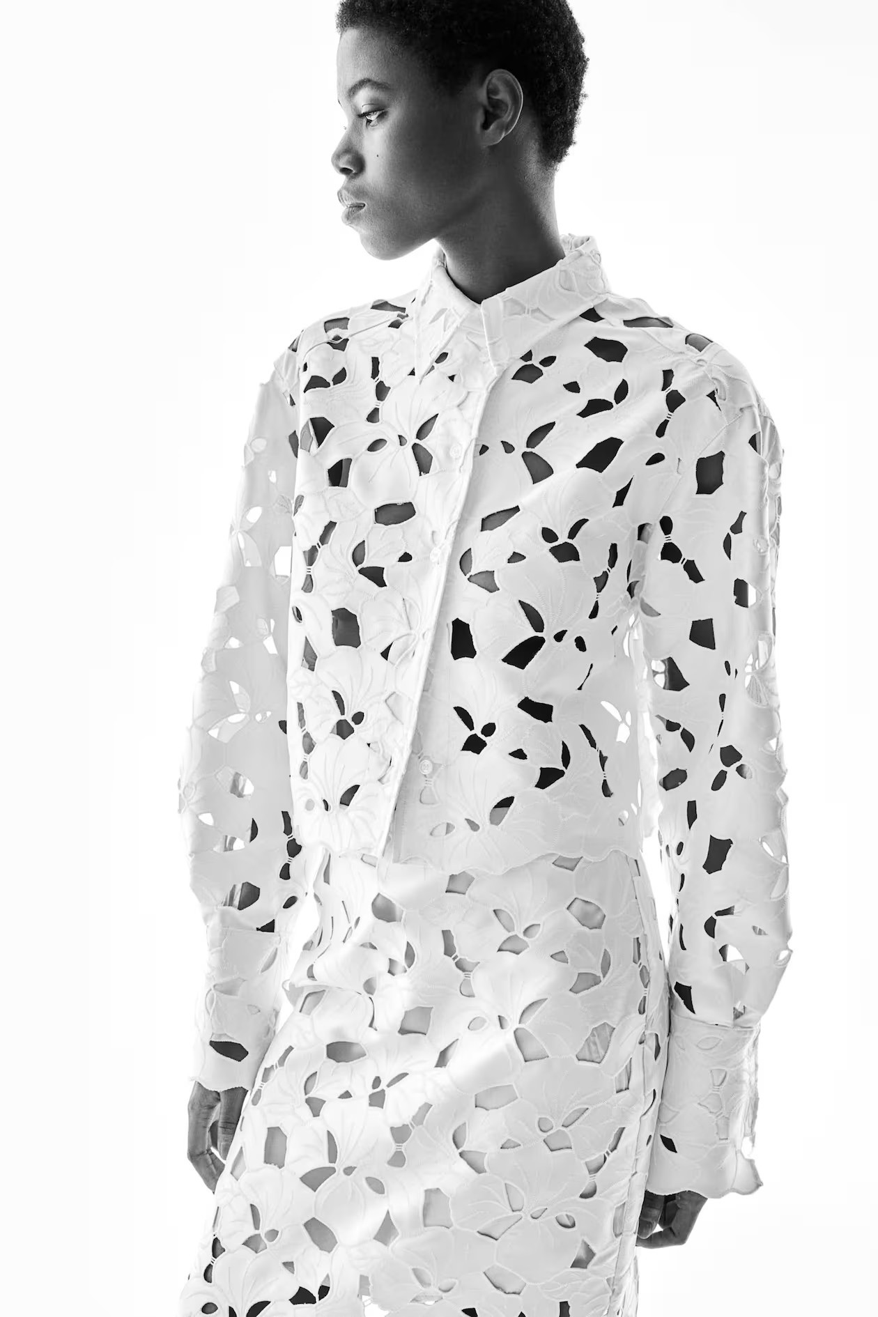 Satinbluse mit Broderie Anglaise - Weiß - Ladies | H&M AT | H&M (DE, AT, CH, NL, FI)