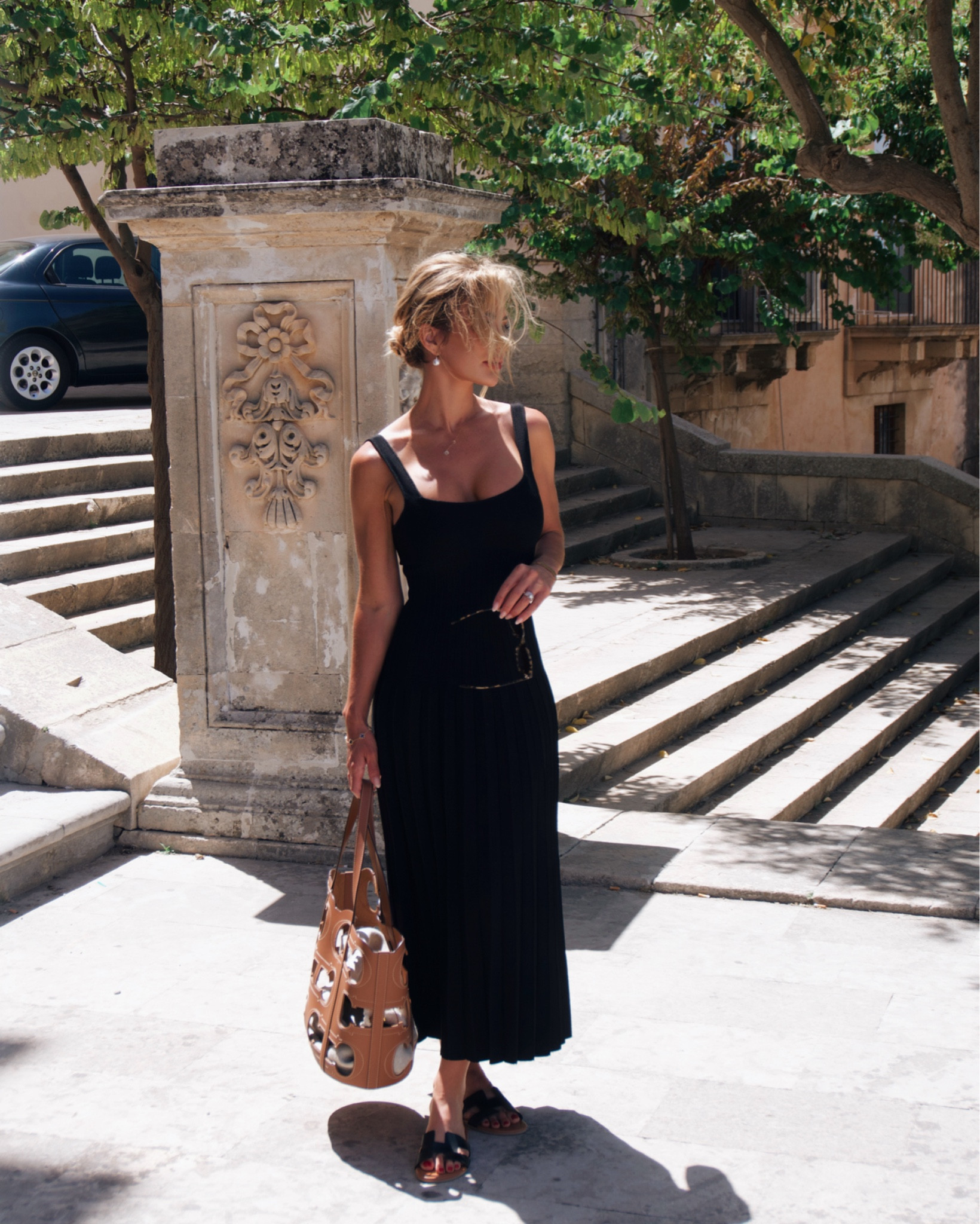 Wearing a size small 
The bag is Carolina Herrera 

#LTKStyleTip #LTKU #LTKBeauty