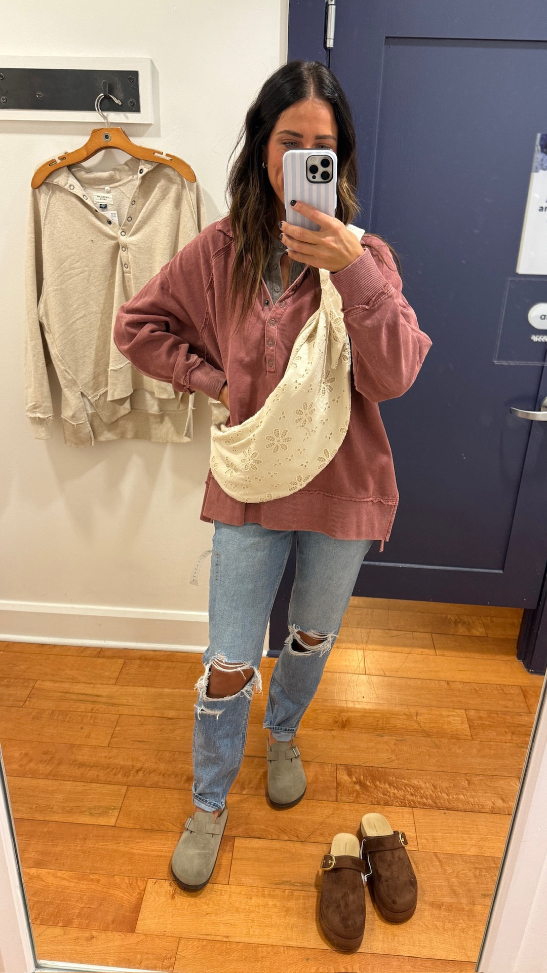 American Eagle fall try on. This sweater is cute with jeans, but the perfect length to wear with leggings too! And this bag!! It is so cute and will fit everything you need! All on SALE!

#LTKFallSale #LTKStyleTip #LTKItBag