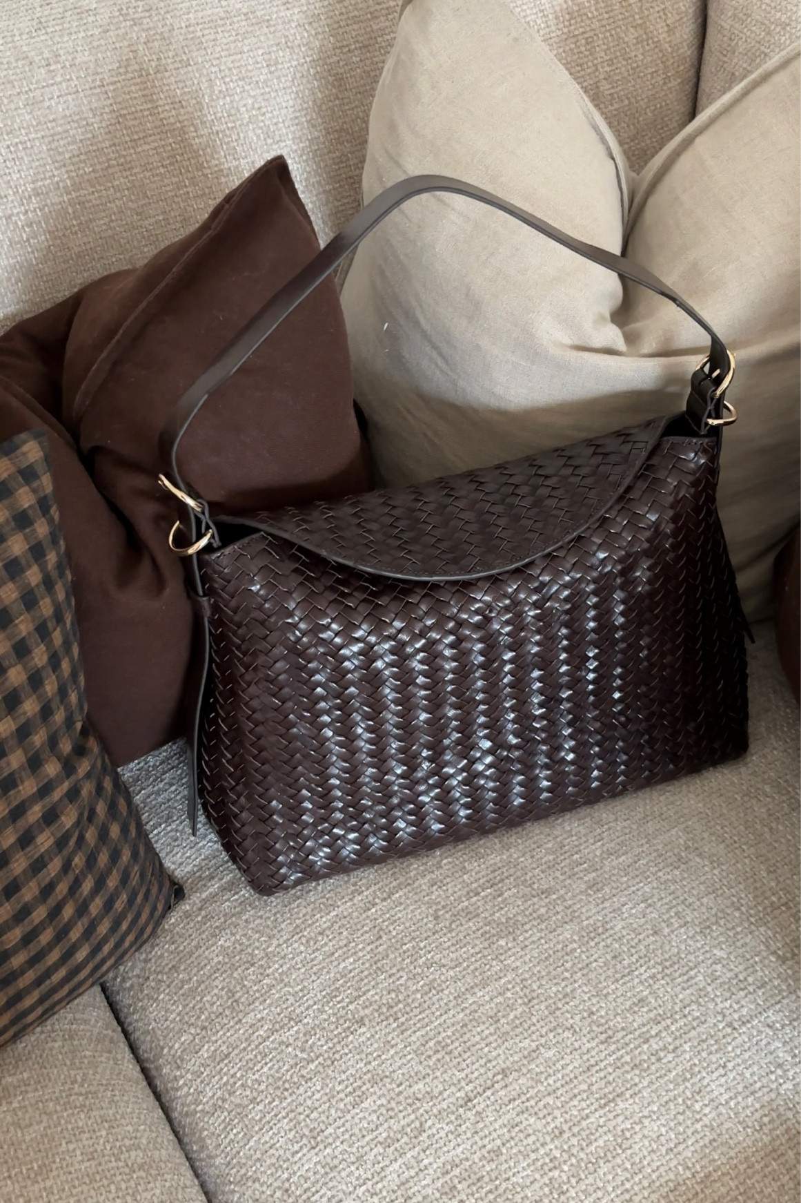 braided tote bag, textured tote bag, leather bag, mahogany, black, braided bag, shoulder bag, bottega bag dupe

#LTKeurope #LTKSeasonal #LTKstyletip