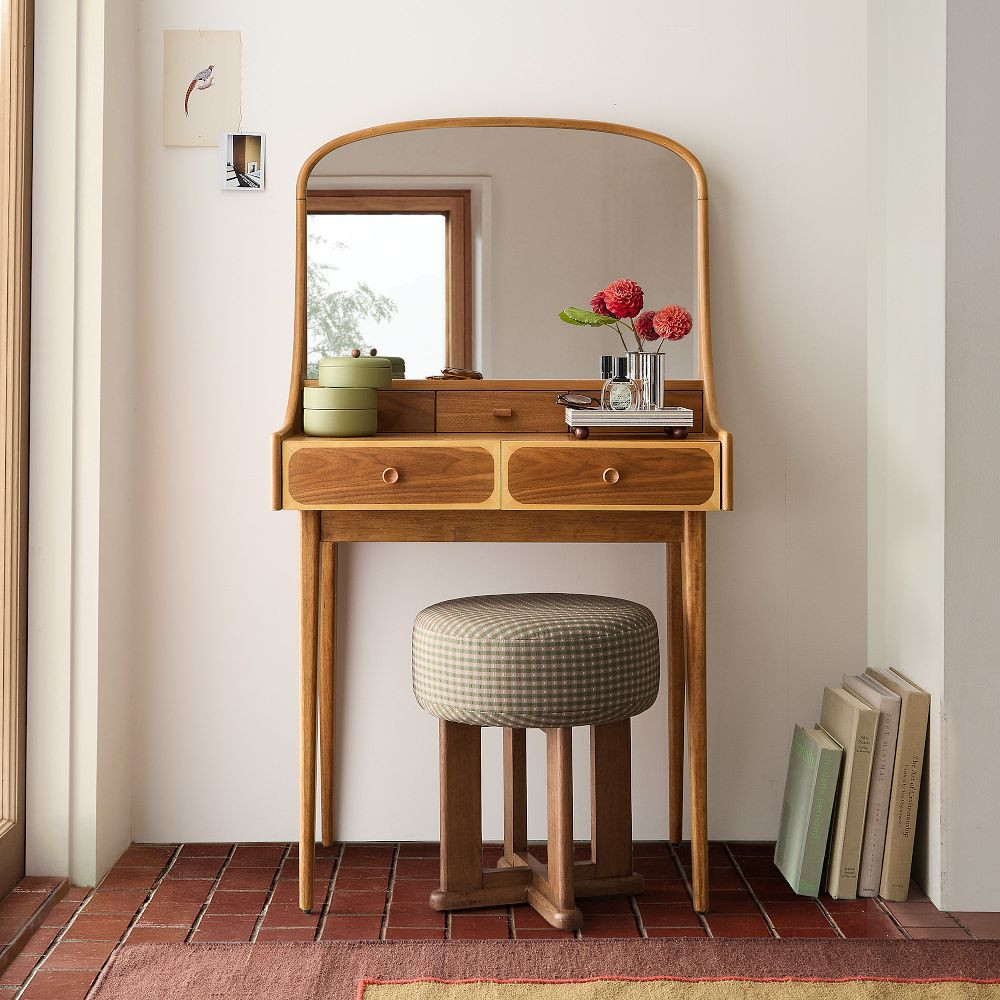 Emma Chamberlain Two-Tone Curved Wood Vanity (30") | West Elm (US)