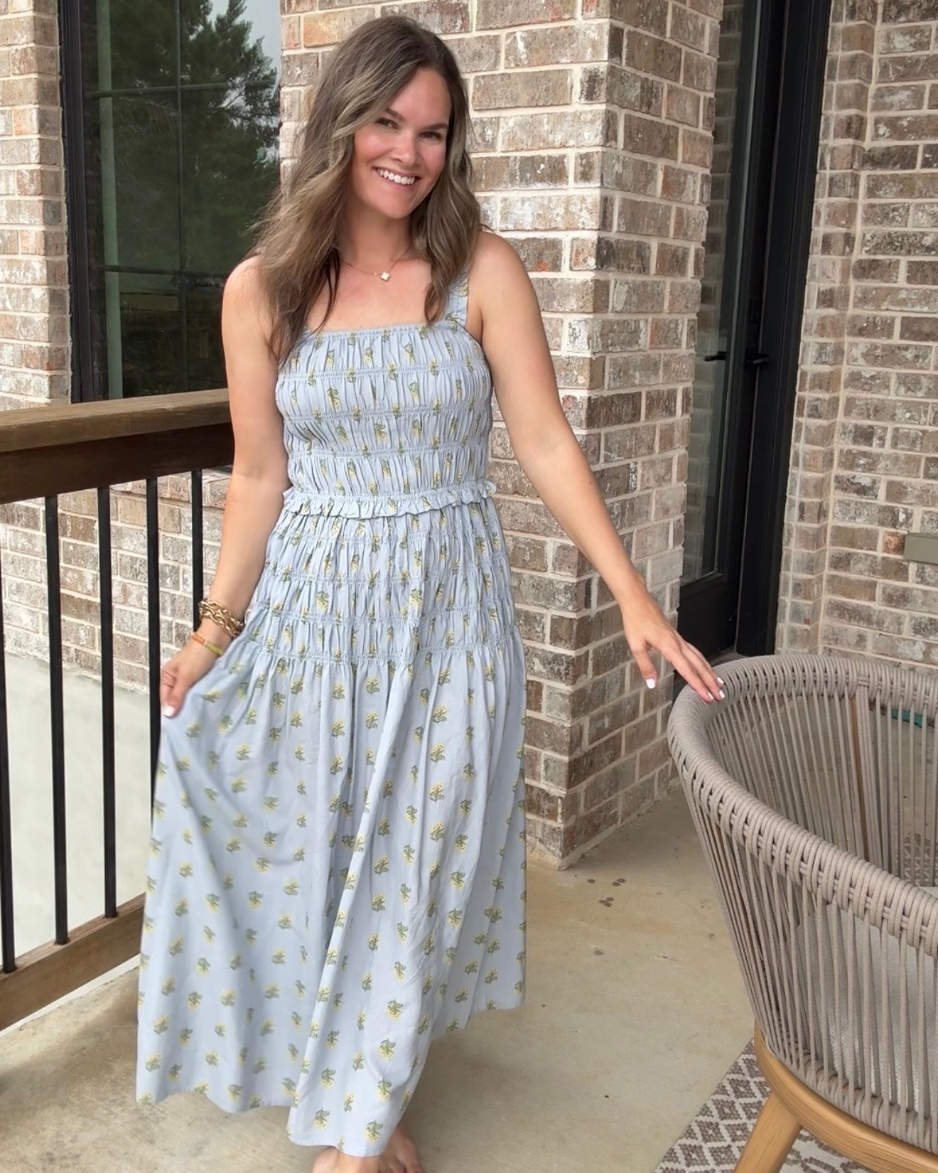 Love this spring dress 🤍 It also comes in the prettiest green! Runs true to size.