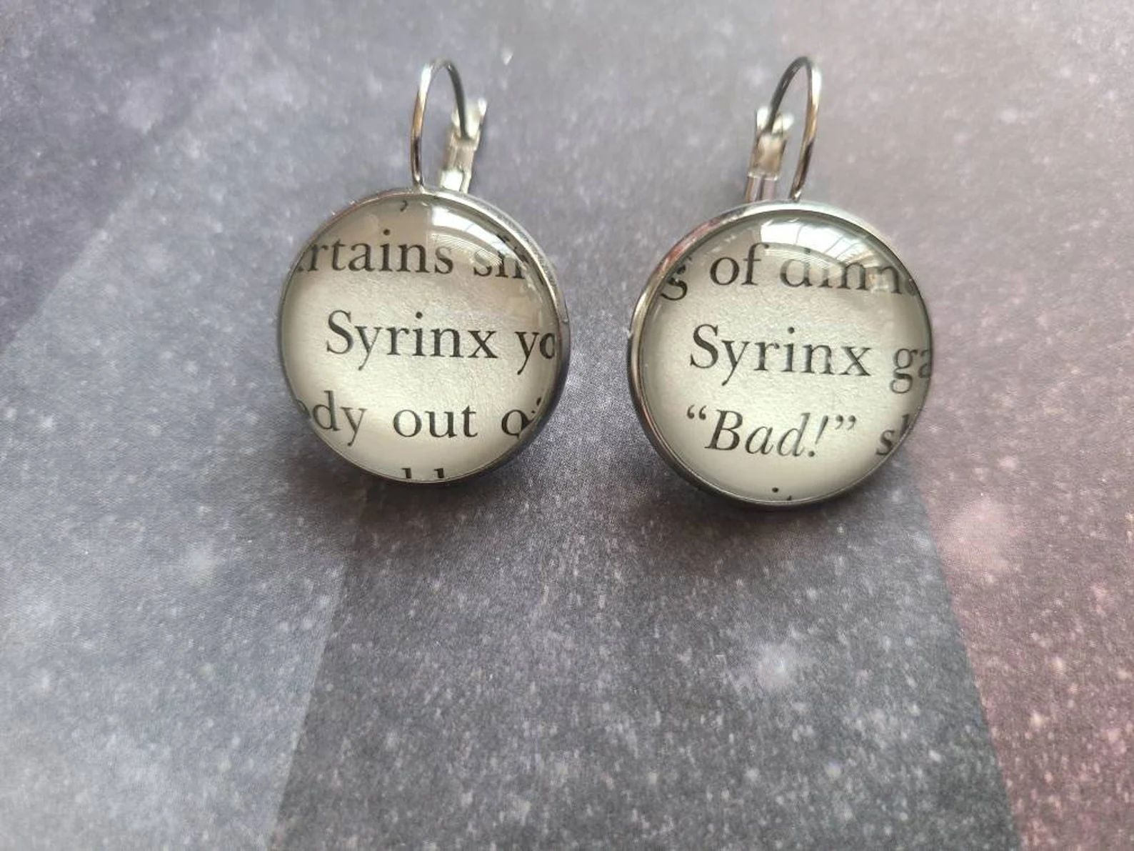 Syrinx pendant earrings made with House of Earth and Blood book pages | Etsy (US)