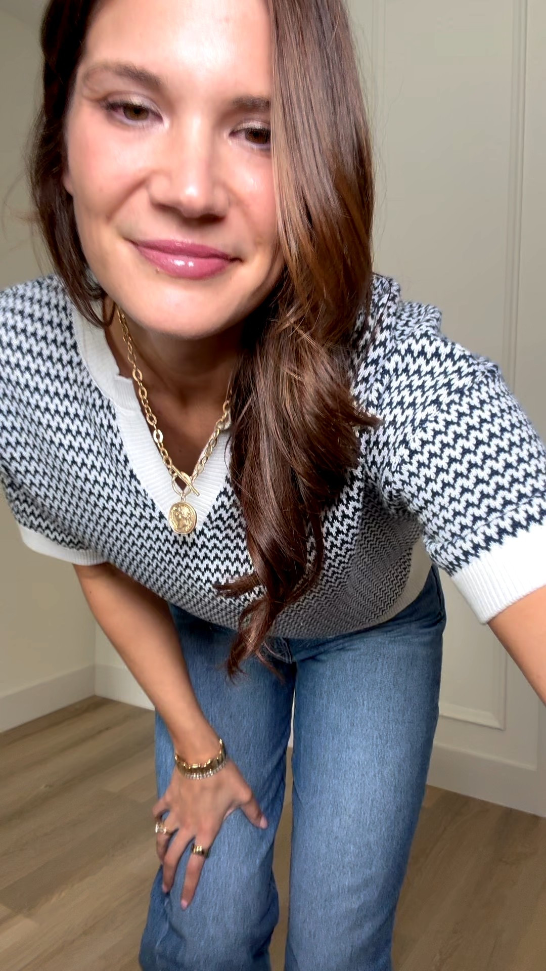 I love a good short sleeve sweater. I love the stitching detail and how comfortable yet elevated it looks. I’m wearing a size large and it fits perfect! 

Short sleeve sweater Amazon finds Amazon fashion Dark denim jeans Tall girl approved Stang and co 

#LTKTall #LTKootd #LTKSeasonal