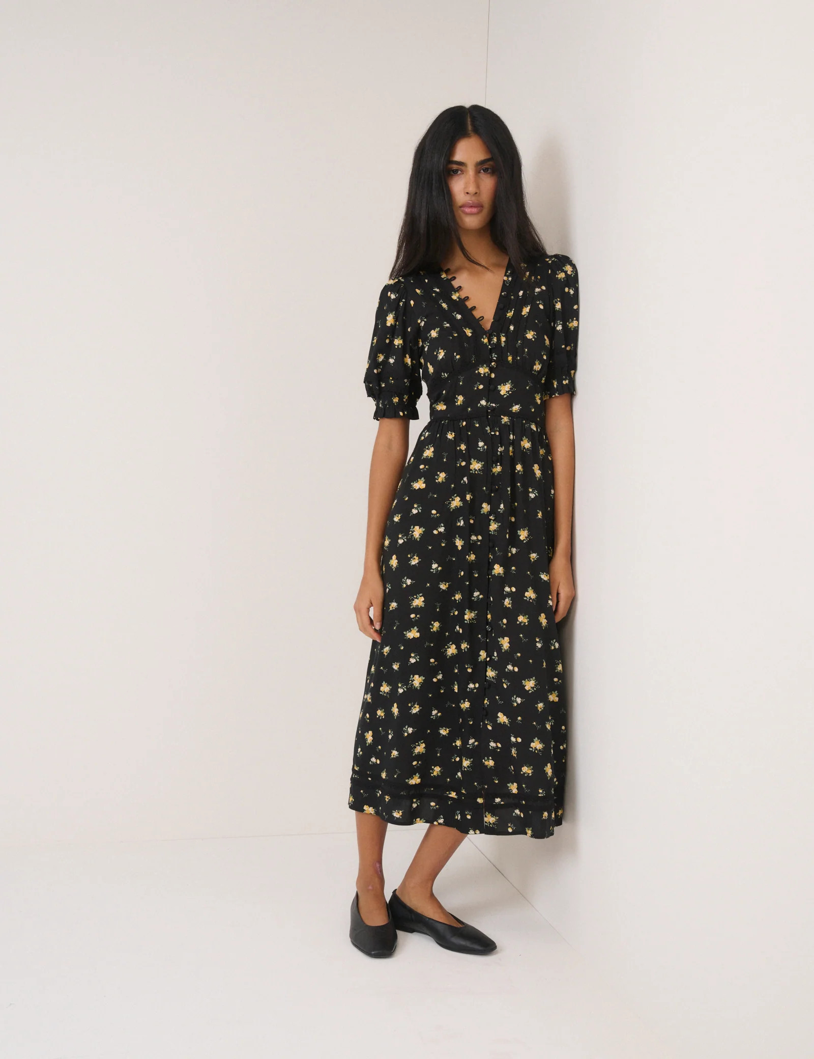 Black Floral Puff Sleeve Saffy Midi Dress | Nobody's Child