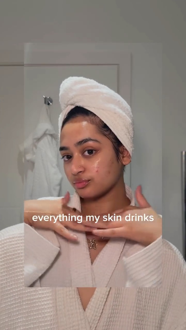 When my skin is feeling sensitive, irritated and just needs some extra TLC, this is the exact skincare routine I do and it helps every single time 🧚🏼‍♀️✨ trust me the calming and hydrating products help so much! 

@medicube_global_official Toner pads 
@laneige_uk Revitalising toner and Hydrafacial 
@skin1004official centella ampoule 
@embryolisseuk cream 
@currentbody LED face mask 
@tatcha kissu lip mask 

#sensitiveskinfriendly #sensitiveskin #acneproneskin #hydratingskincare 
#skincareroutinetips