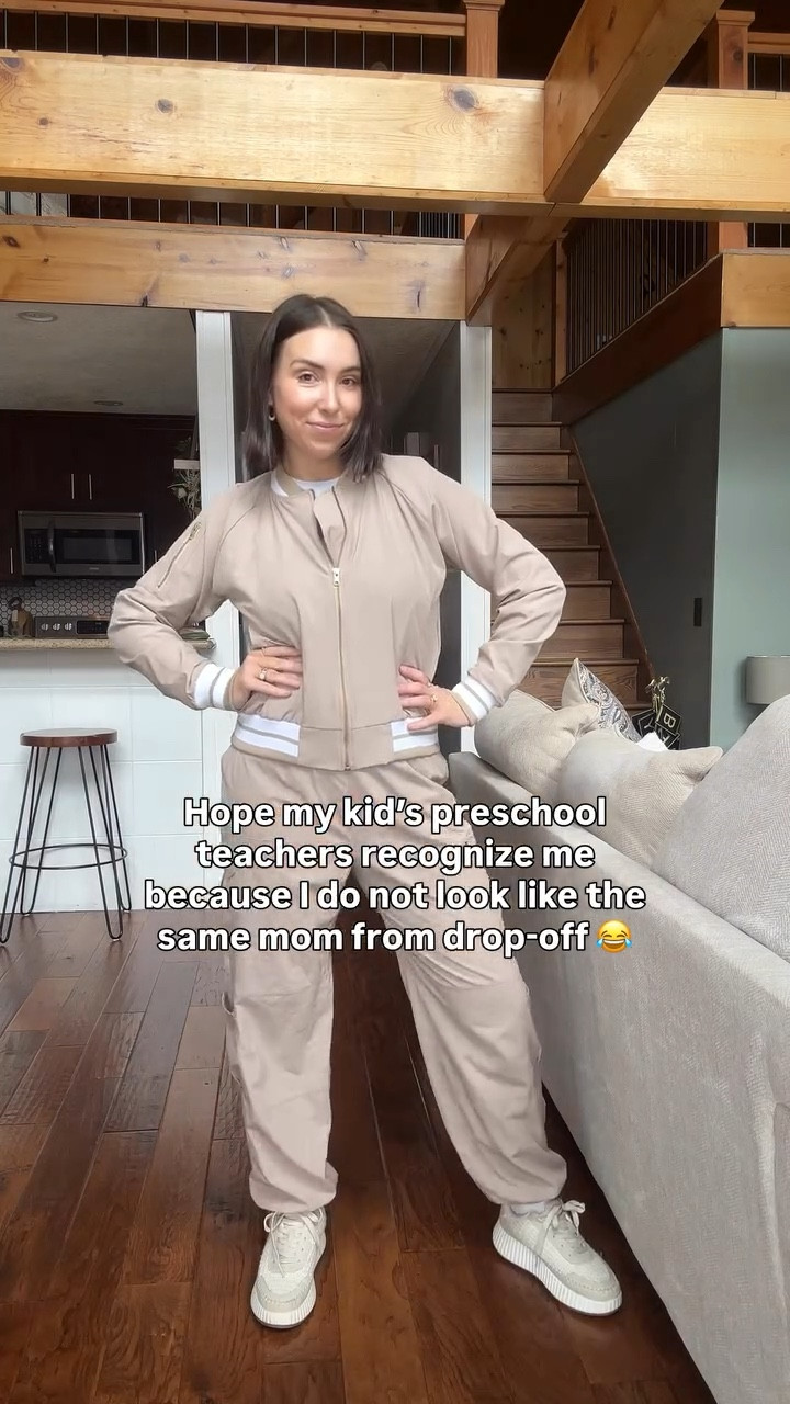 Look if they ask for my ID, I get it 🤣🤣

A year later, and still loving this set from @albionfit 🤩

#preschoolmom #momswithstyle #casualstyle #momlife #dropoffvspickup