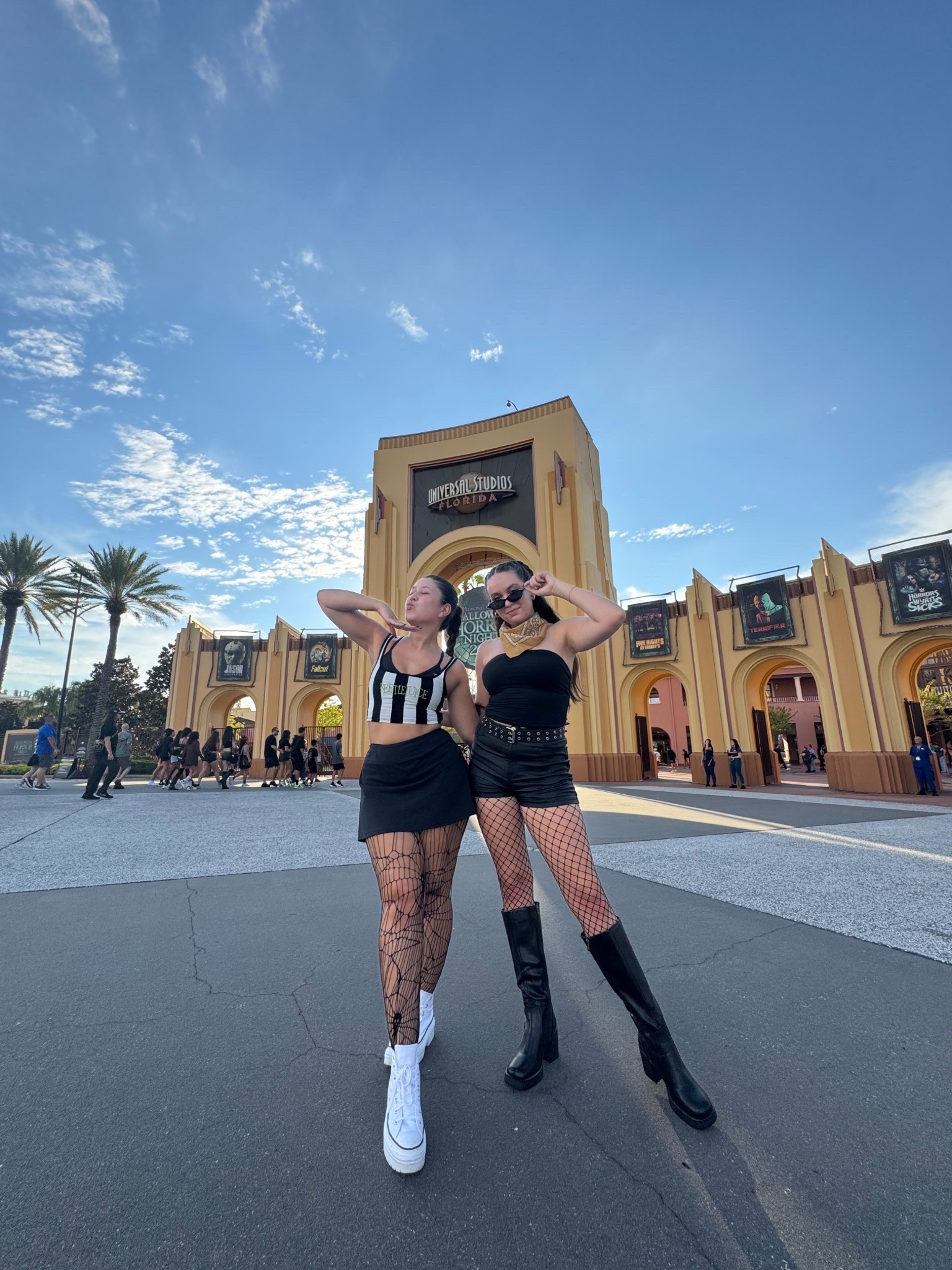 HALLOWEEN HORROR NIGHTS OUTFIT INSPO